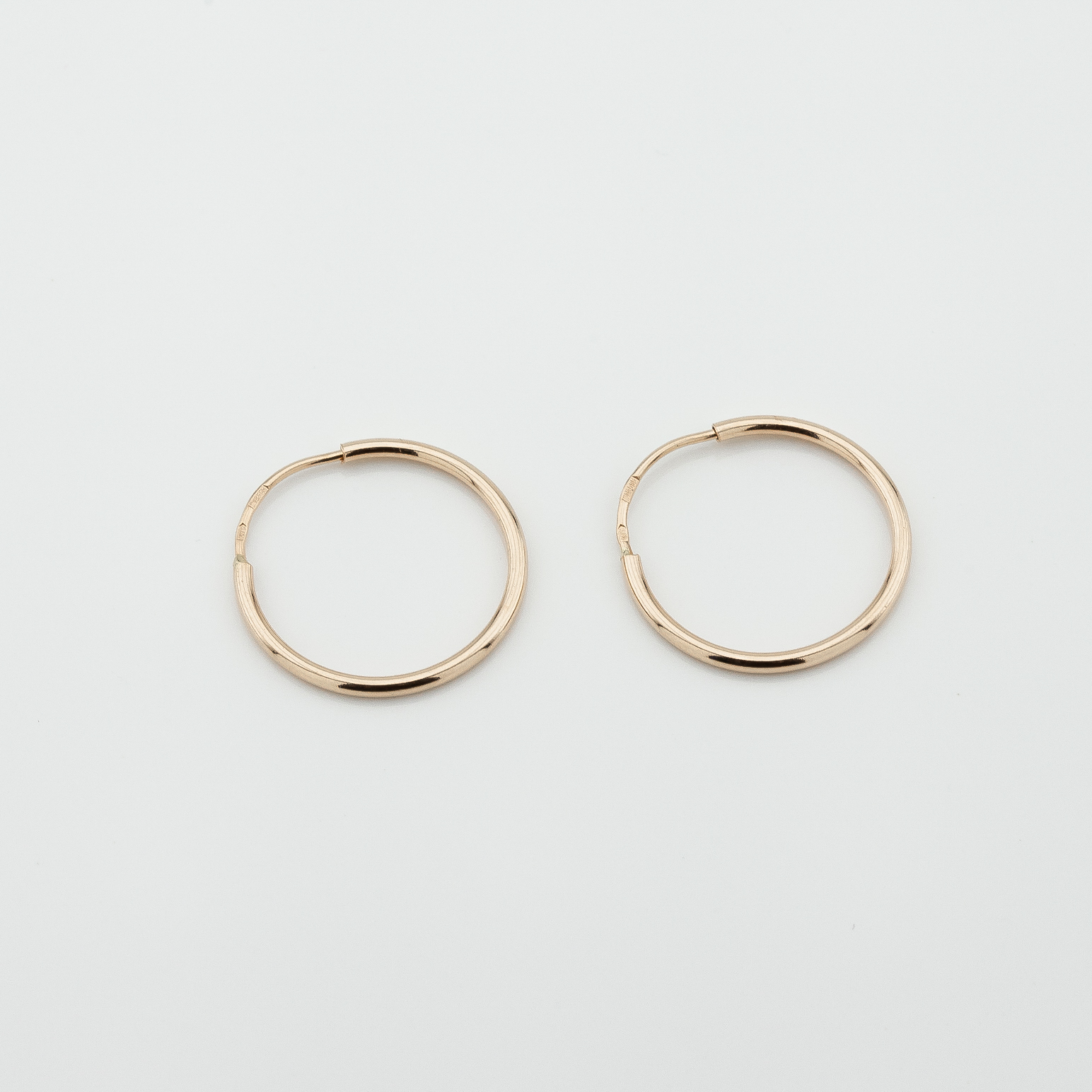 Золотые серьги-кольца (Ø1,7 см) c121838 Диамант
Золотые серьги-кольца (Ø1,7 см) c121838 Диамант