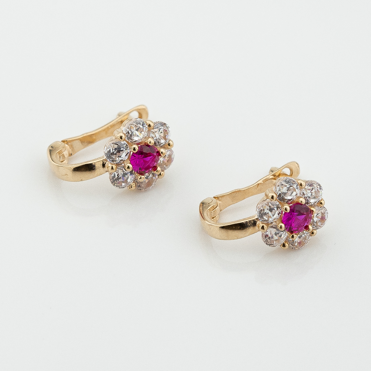 Детские золотые серьги Цветочек c121826 Диамант
Детские золотые серьги Цветочек c121826 Диамант