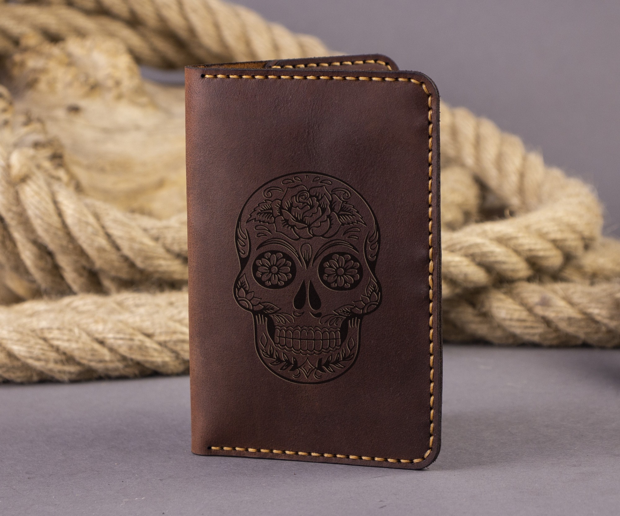 Кожаная обложка для паспорта Skull (обложка для документов, пропуска, ID карты, прав) - Коричневая (nas150602-9)
Кожаная обложка для паспорта Skull (обложка для документов, пропуска, ID карты, прав) - Коричневая (nas150602-9)