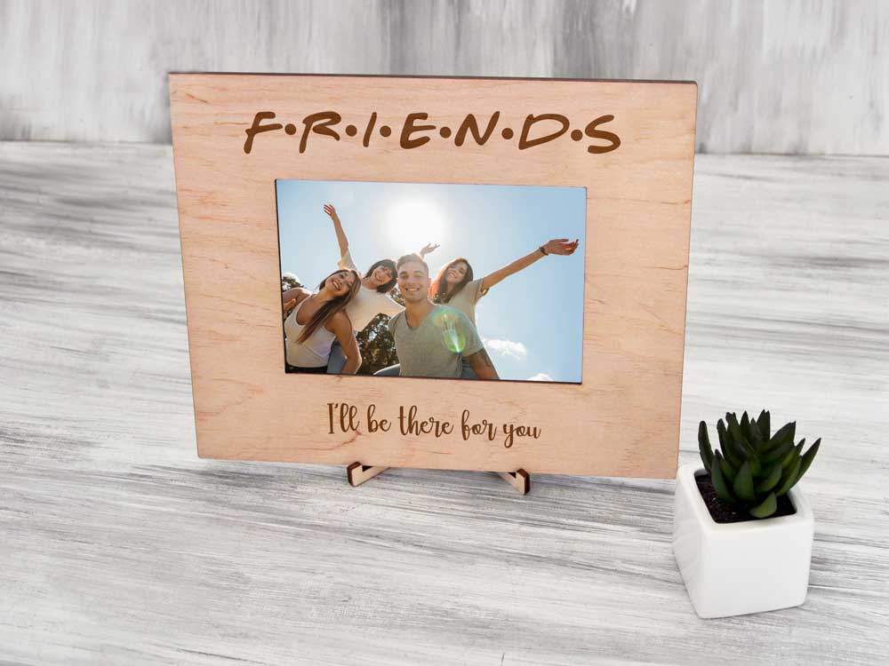 Деревянная фоторамка с гравировкой "F.R.I.E.N.D.S" подарок на день рождения 13х18, горизонтальная, Светлое дерево, WOODPRESENT
Деревянная фоторамка с гравировкой "F.R.I.E.N.D.S" подарок на день рождения 13х18, горизонтальная, Светлое дерево, WOODPRESENT