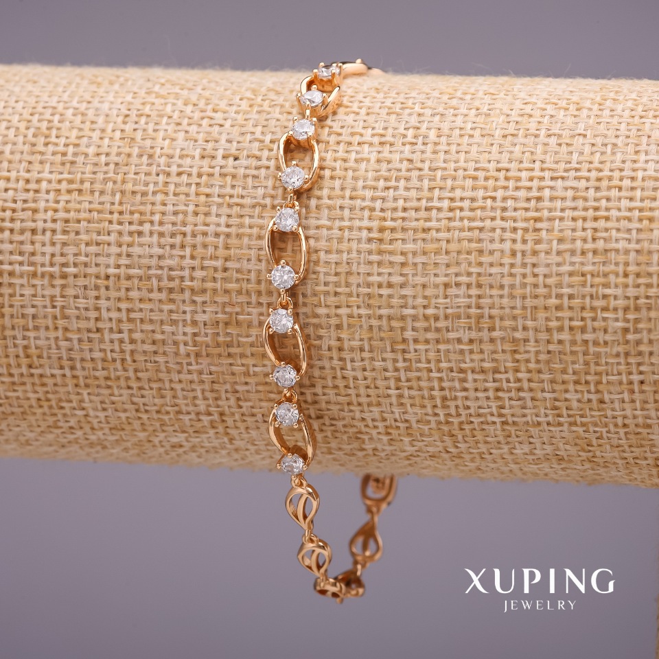 Браслет Xuping с камнями цвет белый, толщина 6мм, длина 17,5-19,5мм позолота 18к, ida33985
Браслет Xuping с камнями цвет белый, толщина 6мм, длина 17,5-19,5мм позолота 18к, ida33985