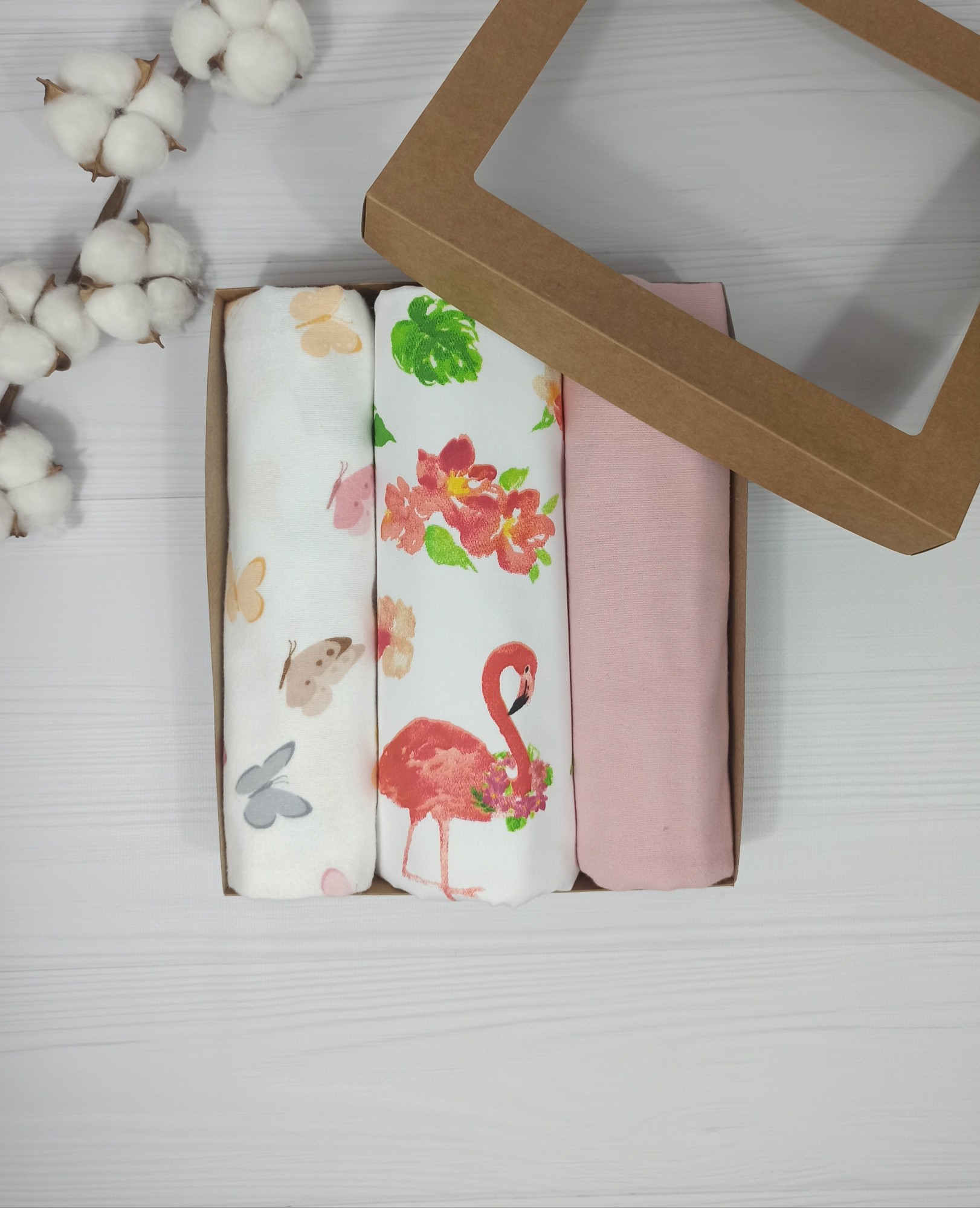 Набор пеленок a.l.babybox Фламинго (1 шт непромокаемая 50*80 см, 2 шт фланелевые 100*80 см) Разноцветный
Набор пеленок a.l.babybox Фламинго (1 шт непромокаемая 50*80 см, 2 шт фланелевые 100*80 см) Разноцветный