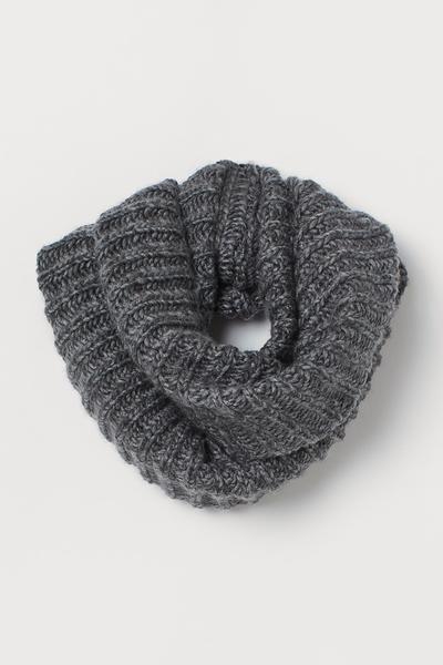 Шарф-труба рельефной вязки H&M 125х25 Темно-серый меланж
Шарф-труба рельефной вязки H&M 125х25 Темно-серый меланж