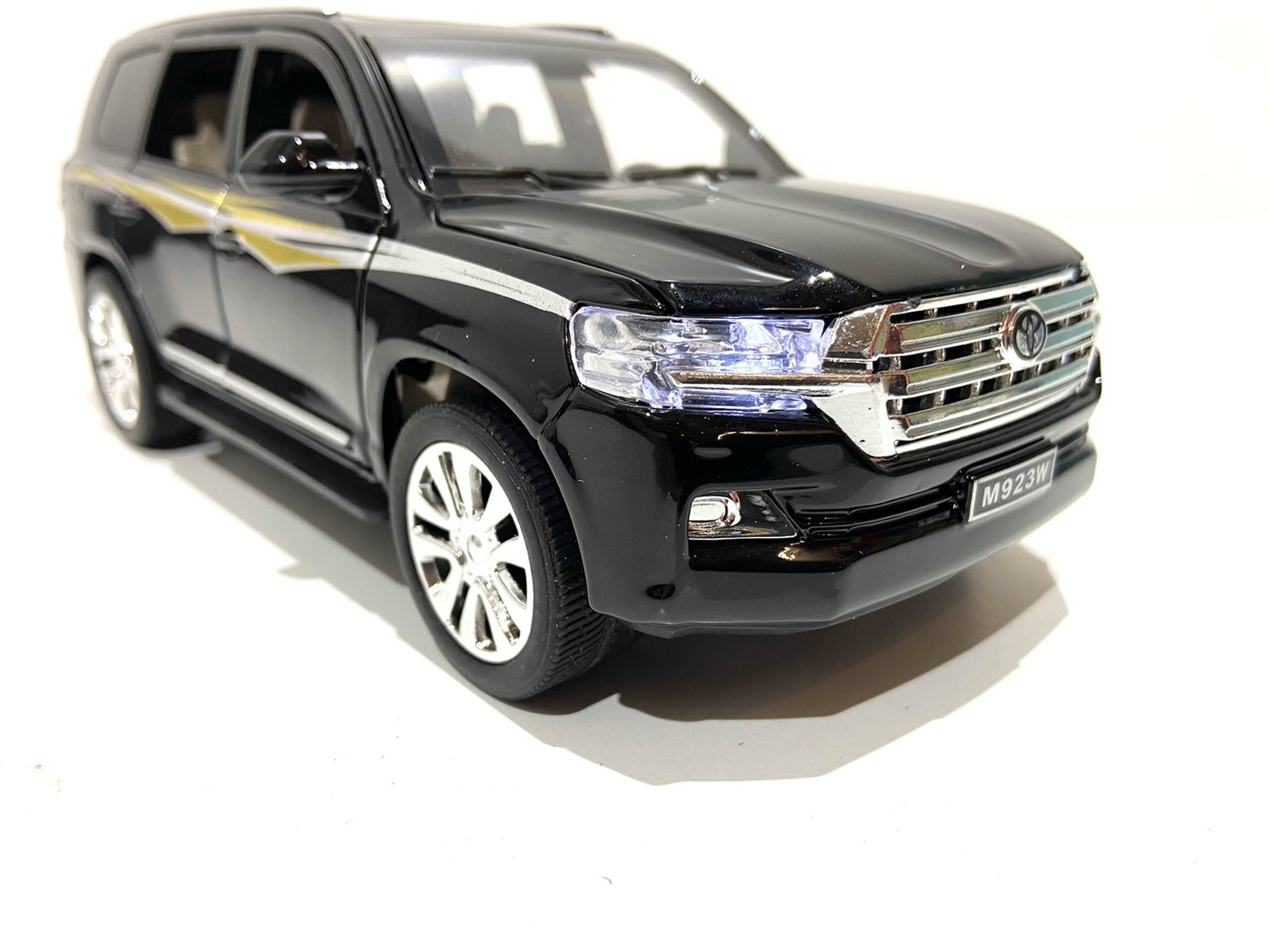 Машинка металлическая TK Union Group Тойота Land Cruiser 1:24 свет звук открываются двери EL 6491 черная
Машинка металлическая TK Union Group Тойота Land Cruiser 1:24 свет звук открываются двери EL 6491 черная