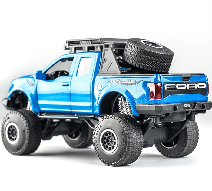 Модель автомобиля Ford Raptor F150 1:32 внедорожник версия с большими колесами красного цвета
Модель автомобиля Ford Raptor F150 1:32 внедорожник версия с большими колесами красного цвета