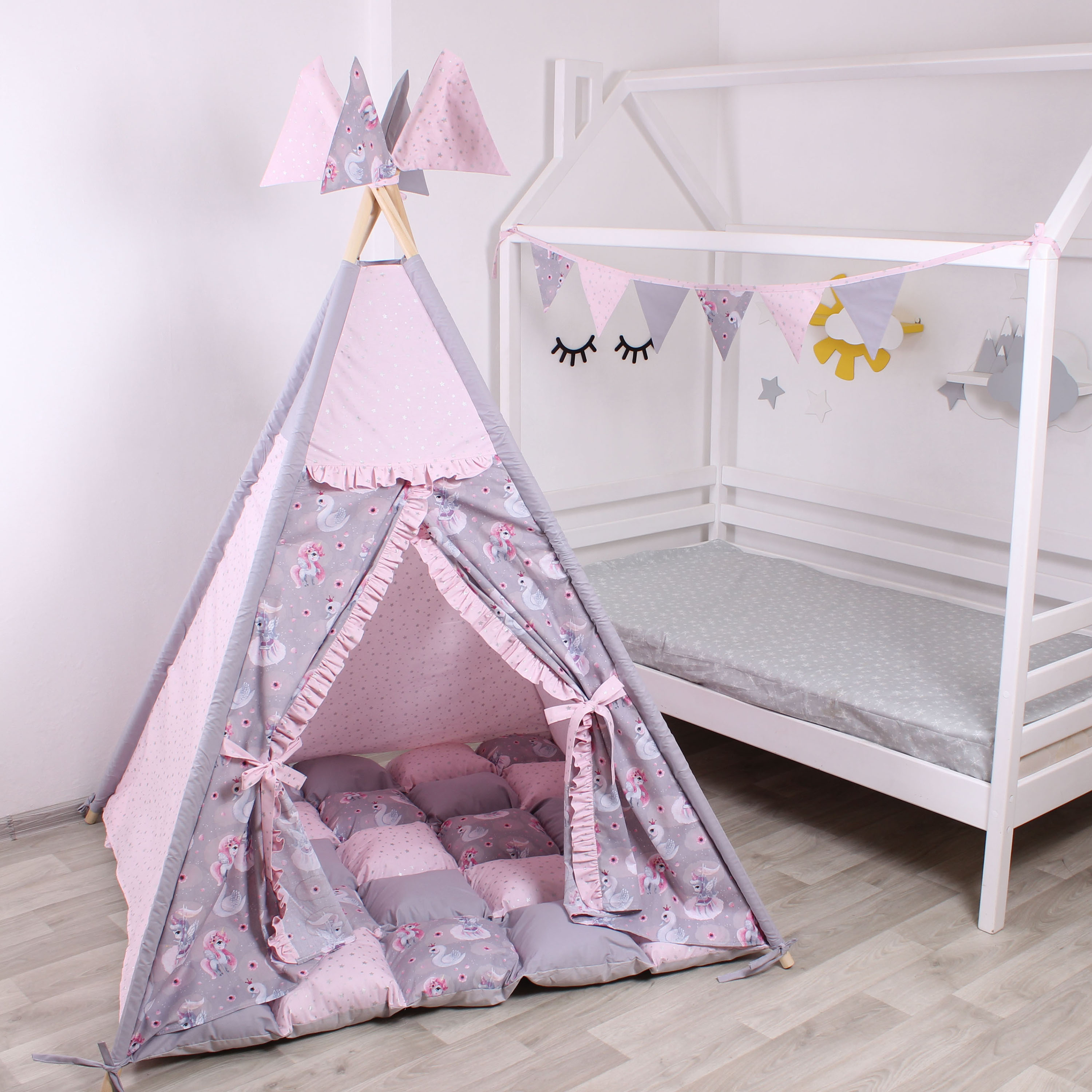Детская палатка-вигвам Единороги с подушками игрушками 125х125х170 см Моя Ляля (628-221-1)
Детская палатка-вигвам Единороги с подушками игрушками 125х125х170 см Моя Ляля (628-221-1)