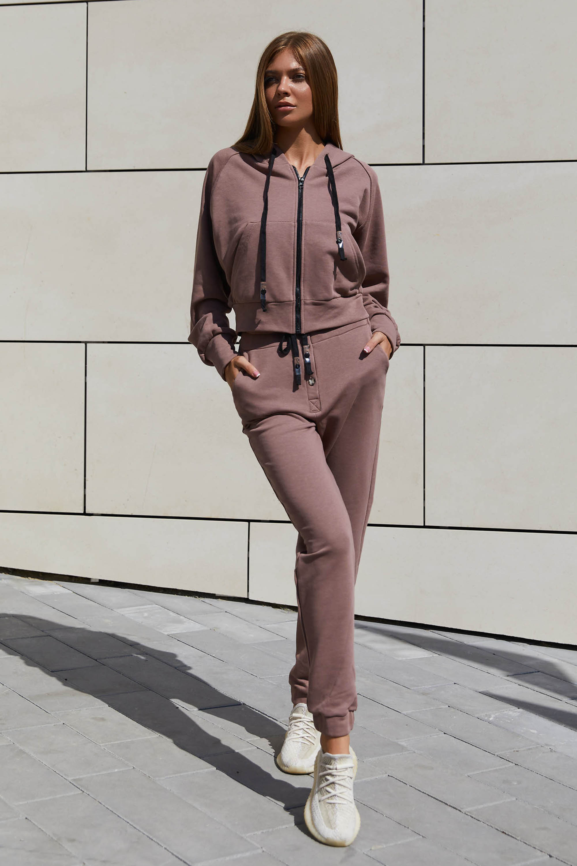 Женский JADONE FASHION спортивный костюм с капюшоном Лонг из трехнитки на х/б основе цвет мокко (Прогулочный костюм Лонг мокко, Женский JADONE FASHION спортивный костюм с капюшоном Лонг из трехнитки на х/б основе цвет мокко M (Прогулочный костюм Лонг мок
Женский JADONE FASHION спортивный костюм с капюшоном Лонг из трехнитки на х/б основе цвет мокко (Прогулочный костюм Лонг мокко, Женский JADONE FASHION спортивный костюм с капюшоном Лонг из трехнитки на х/б основе цвет мокко M (Прогулочный костюм Лонг мок