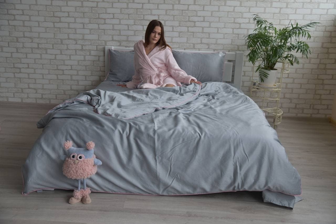 Комплект постельного белья Dreamcat из Турецкого Сатина со стразами Шанталь Евро (наволочки 50х70)
Комплект постельного белья Dreamcat из Турецкого Сатина со стразами Шанталь Евро (наволочки 50х70)