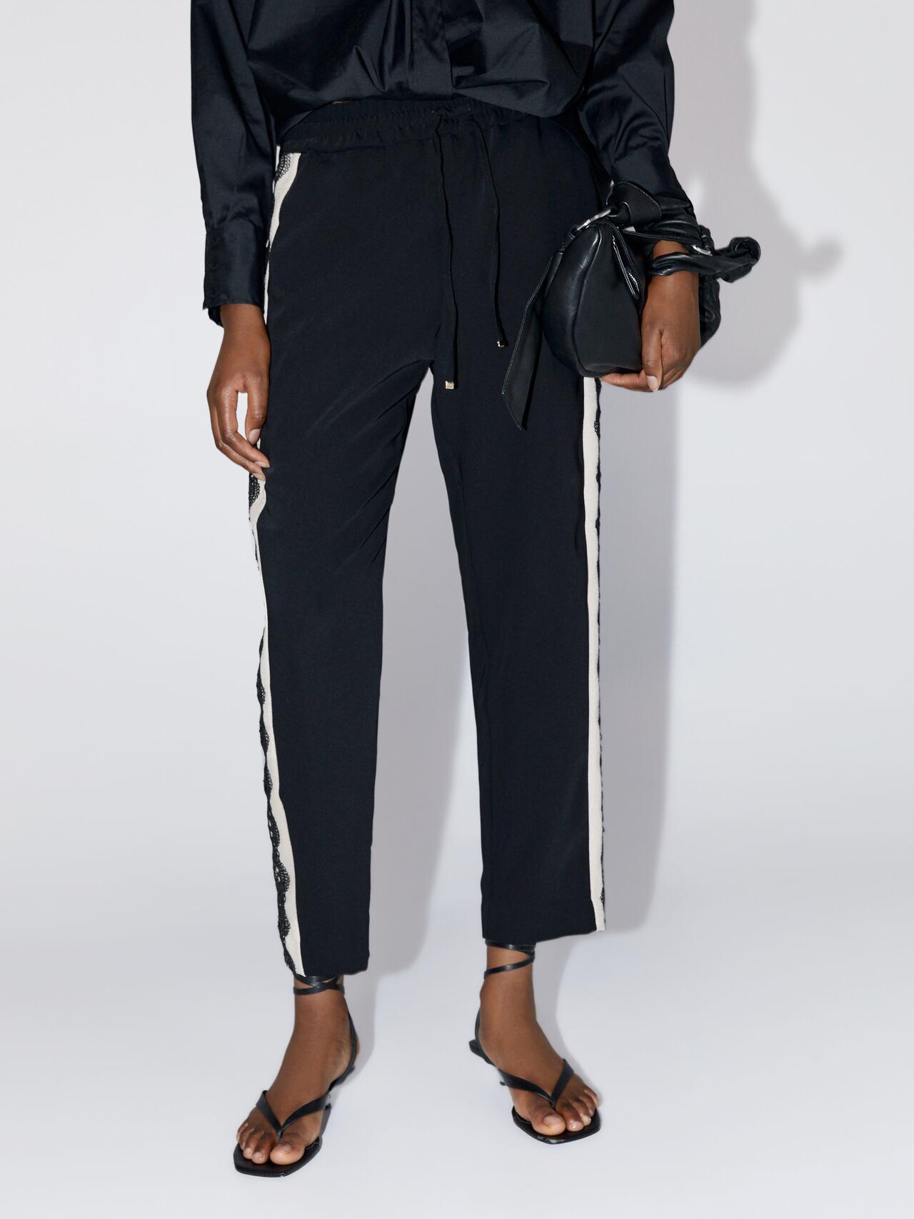 Брюки Zara XAZ244308HMQF Черные с бежевым, Брюки Zara XAZ244308HMQF S Черные с бежевым
Брюки Zara XAZ244308HMQF Черные с бежевым, Брюки Zara XAZ244308HMQF S Черные с бежевым