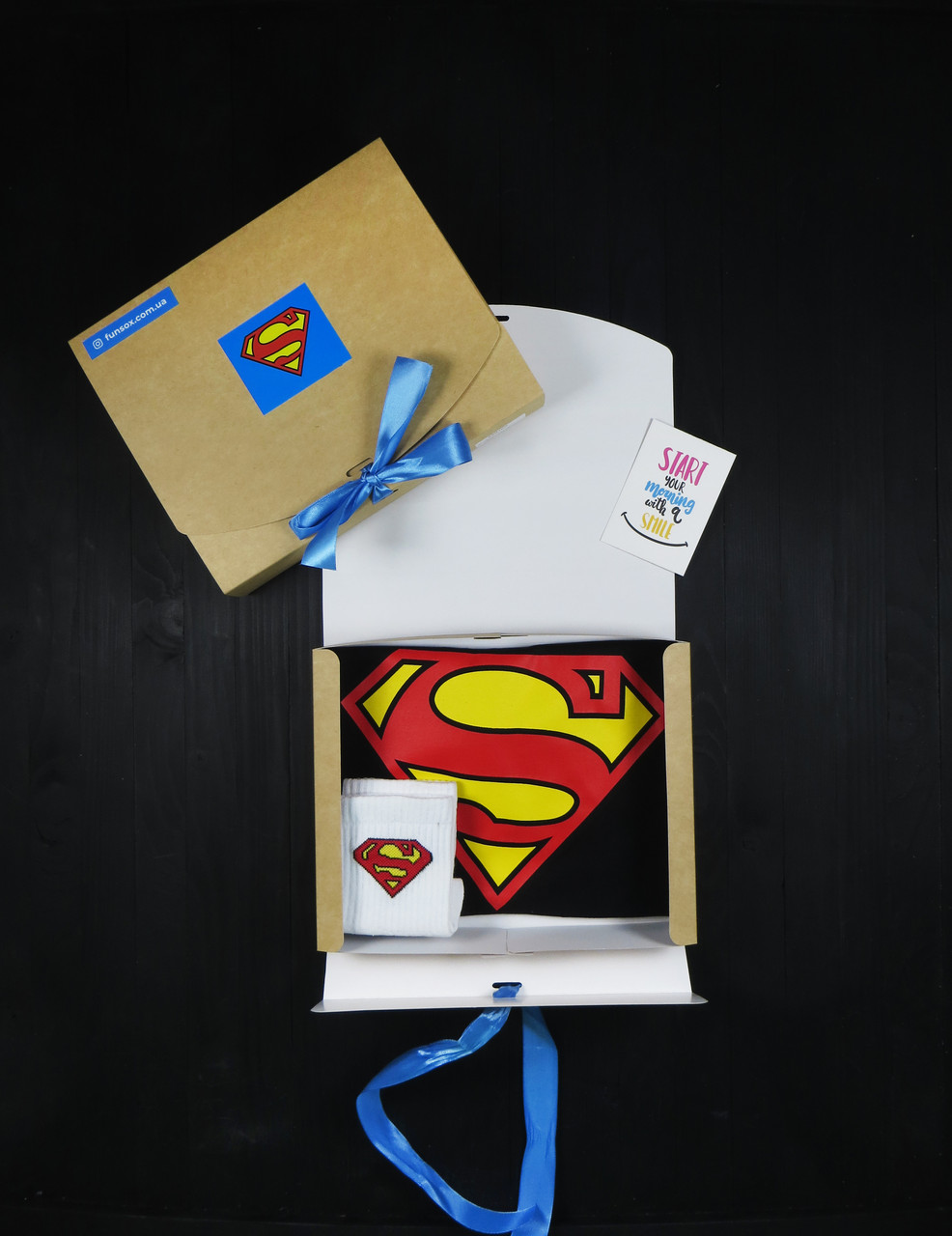 Подарочный набор мужской. черная футболка с принтом "Superman", носки с принтом "Superman" Maybel Box 7002 (2315, Подарочный набор мужской. черная футболка с принтом "Superman", носки с принтом "Superman" Maybel S Box 7002 (2315)
Подарочный набор мужской. черная футболка с принтом "Superman", носки с принтом "Superman" Maybel Box 7002 (2315, Подарочный набор мужской. черная футболка с принтом "Superman", носки с принтом "Superman" Maybel S Box 7002 (2315)
