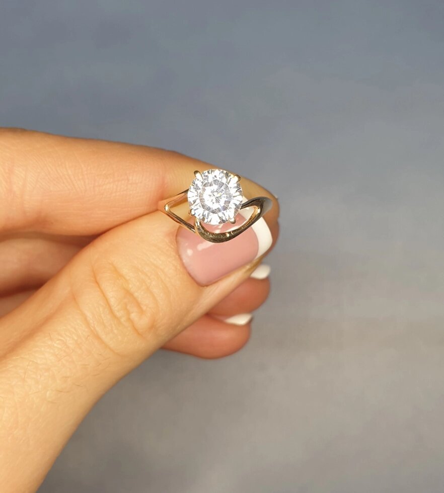 Кольцо позолоченное с кубическим цирконием "Муза" 17,5 1,53 г
Кольцо позолоченное с кубическим цирконием "Муза" 17,5 1,53 г