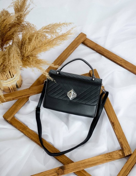 Сумка №-658 черный, размер 21*14*9 
Сумка №-658 черный, размер 21*14*9