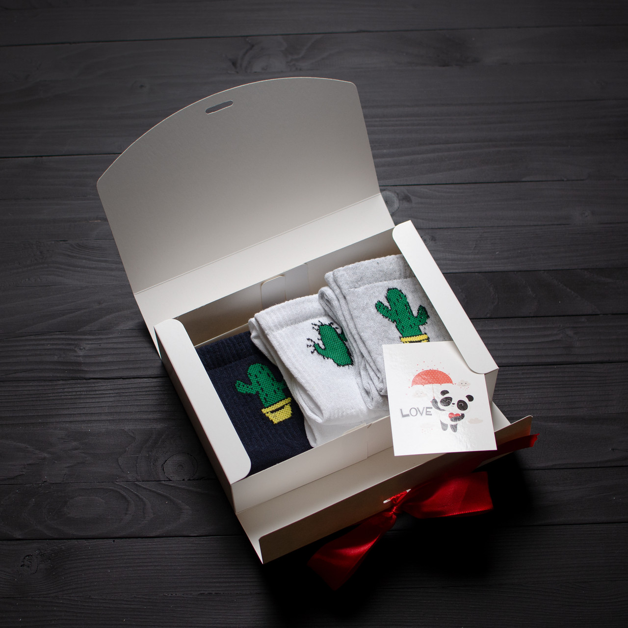 Подарочный набор женский носки 3 шт. Кактусы белый, чёрный, серый - Maybel Box 14 (2219, Подарочный набор женский носки 3 шт. Кактусы белый, чёрный, серый 36-44 Maybel Box 14 (2219)
Подарочный набор женский носки 3 шт. Кактусы белый, чёрный, серый - Maybel Box 14 (2219, Подарочный набор женский носки 3 шт. Кактусы белый, чёрный, серый 36-44 Maybel Box 14 (2219)