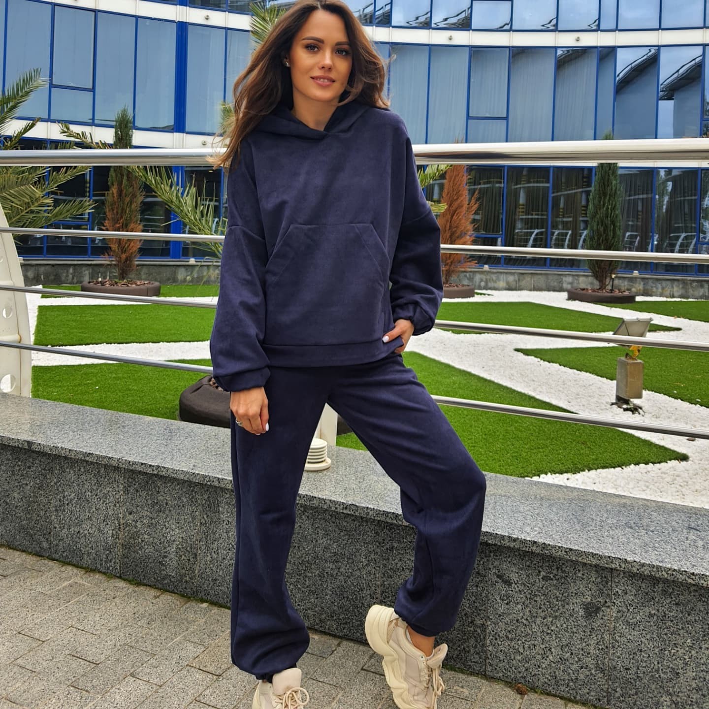 Женский замшевый костюм: худи + брюки Casual ТМ "Diva" DV-183d.blue, Женский замшевый костюм: худи + брюки Casual ТМ "Diva" DV-183d.blue 42-44 
Женский замшевый костюм: худи + брюки Casual ТМ "Diva" DV-183d.blue, Женский замшевый костюм: худи + брюки Casual ТМ "Diva" DV-183d.blue 42-44