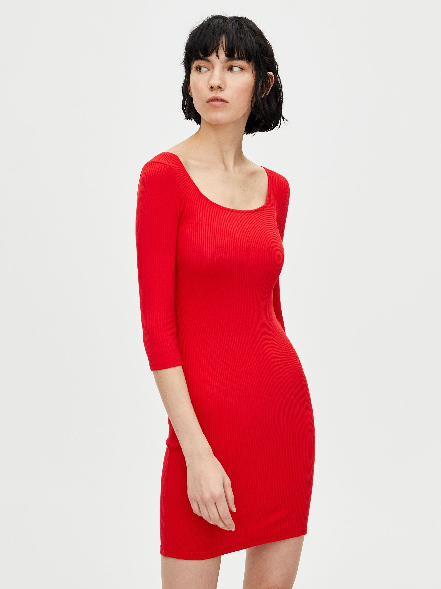 Платье Pull & Bear XAZ240767BLUU XS Красное
Платье Pull & Bear XAZ240767BLUU XS Красное