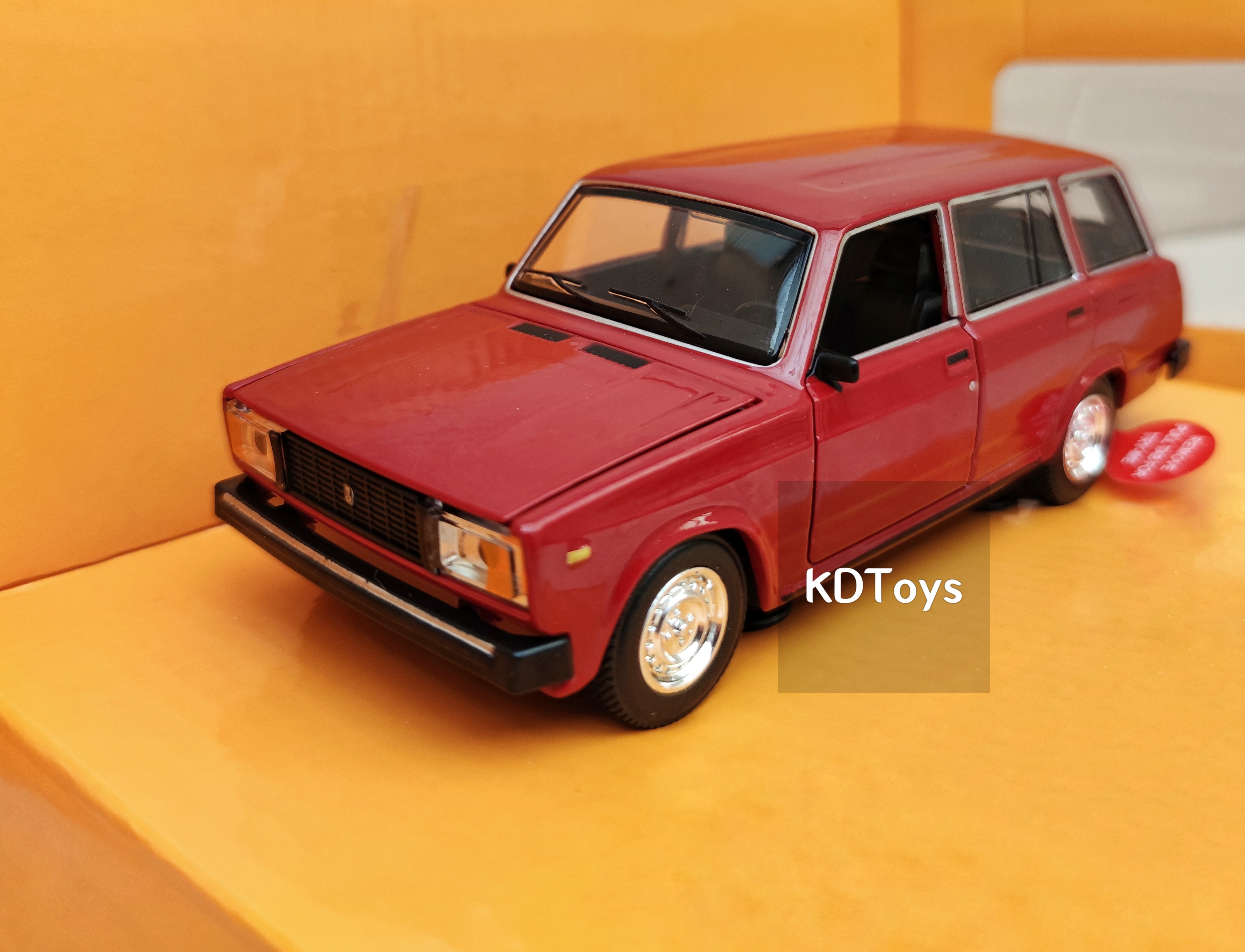 Металлическая машинка ВАЗ-2104 "Жигули Четверка" "АВТОПРОМ" со светом и звуком размер 18*7 см масштаб 1:24
Металлическая машинка ВАЗ-2104 "Жигули Четверка" "АВТОПРОМ" со светом и звуком размер 18*7 см масштаб 1:24