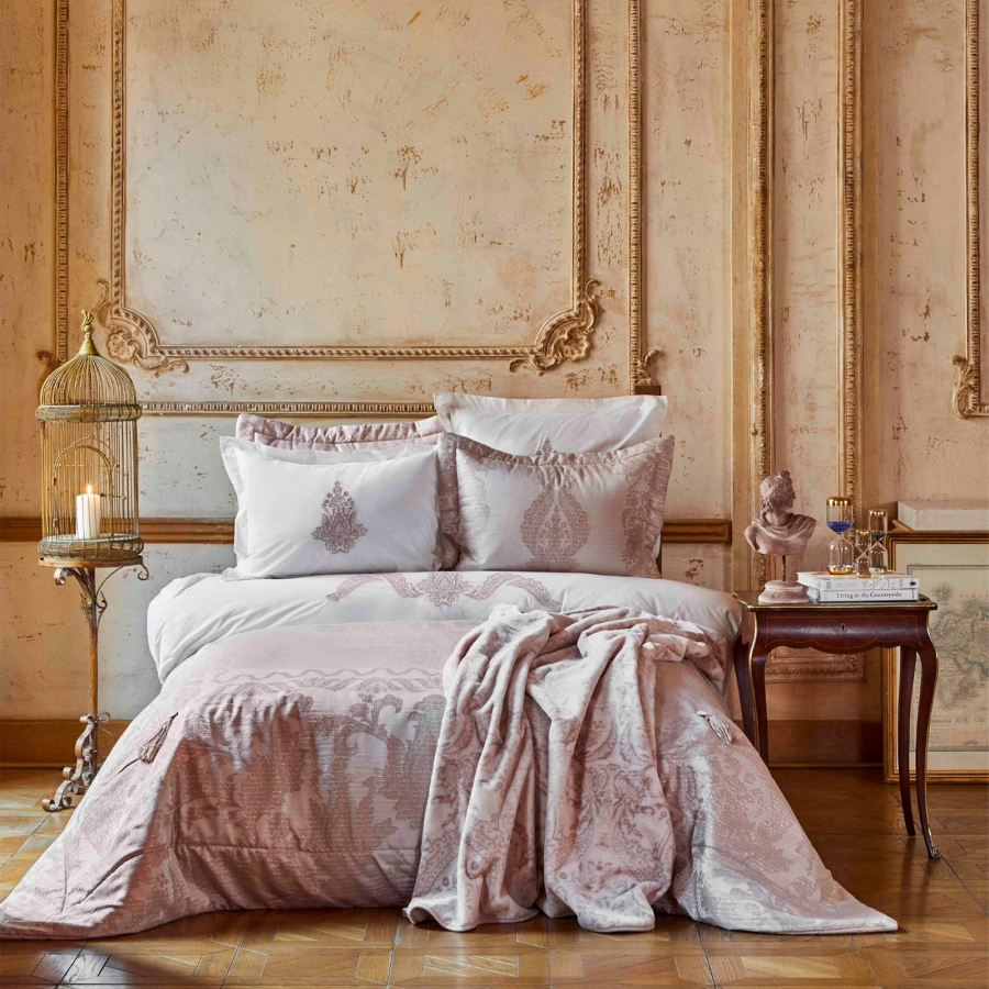 Набор постельное белье с покрывалом и пледом Karaca Home Adrila rosegold Евро (с покрывалом 260х270 см и пледом 200х220 см) турция, хлопок, полиэстер
Набор постельное белье с покрывалом и пледом Karaca Home Adrila rosegold Евро (с покрывалом 260х270 см и пледом 200х220 см) турция, хлопок, полиэстер