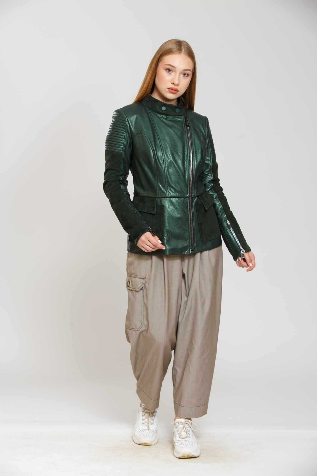 Куртка Donna Bacconi Зелёный (21-2605, Куртка Donna Bacconi 34 Зелёный (21-2605)
Куртка Donna Bacconi Зелёный (21-2605, Куртка Donna Bacconi 34 Зелёный (21-2605)