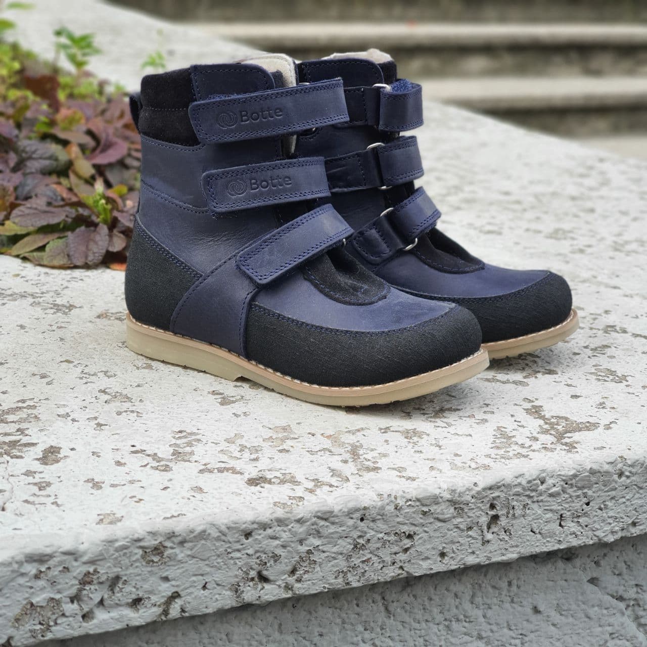 Антиварусные ботинки Orthobotte 335AV 26 17.8 см синий с черным
Антиварусные ботинки Orthobotte 335AV 26 17.8 см синий с черным