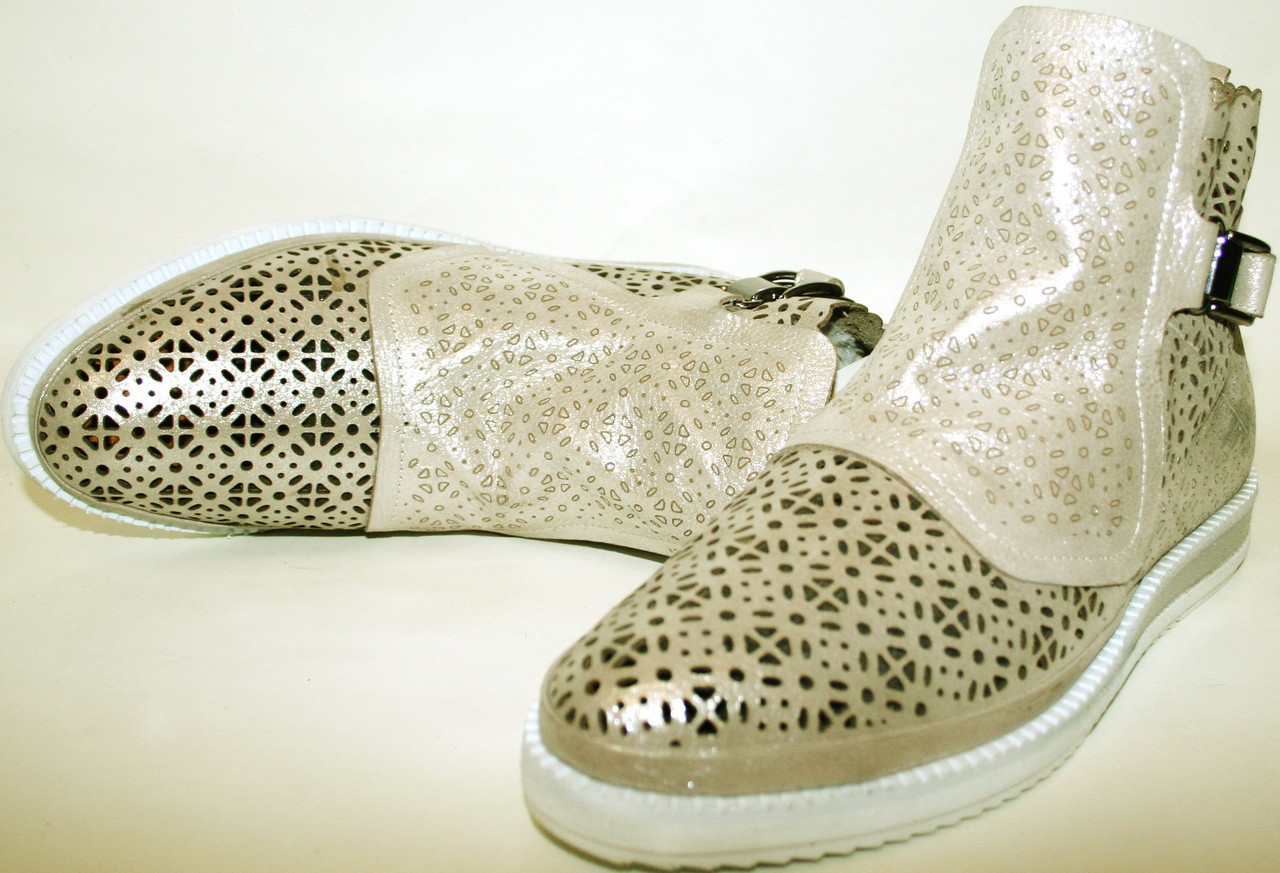 Женские ботинки Evromoda 768-34-23 39 светло бежевый с золотым 60433
Женские ботинки Evromoda 768-34-23 39 светло бежевый с золотым 60433