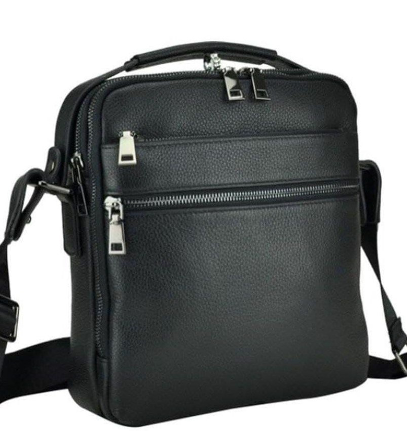 Мужская кожаная сумка месенджер через плечо Tiding Bag Черный 23 х 26 х 8 см A25-72145-3A
Мужская кожаная сумка месенджер через плечо Tiding Bag Черный 23 х 26 х 8 см A25-72145-3A