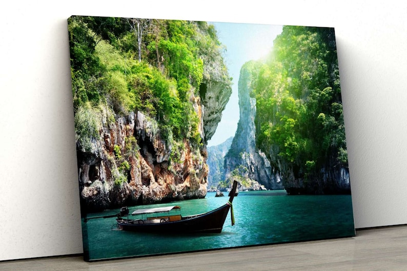 Картина на холсте Лодка на горной реке51x34 см (376) 
Картина на холсте Лодка на горной реке51x34 см (376)