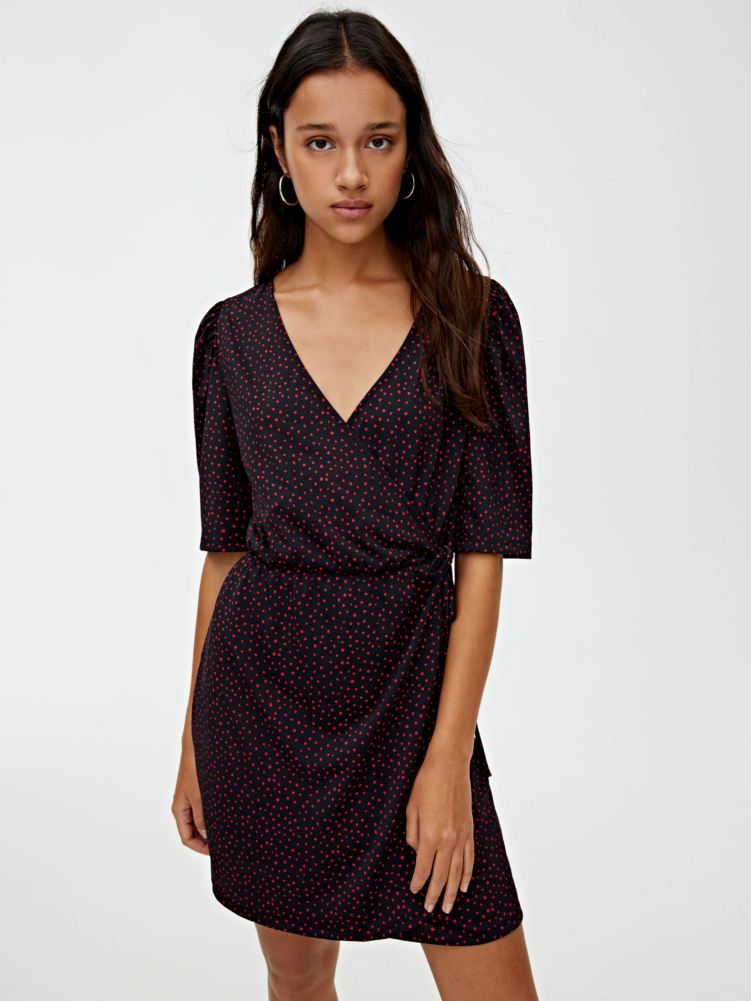 Платье Pull & Bear 9392/328/800 Черное, Платье Pull & Bear 9392/328/800 XS Черное
Платье Pull & Bear 9392/328/800 Черное, Платье Pull & Bear 9392/328/800 XS Черное