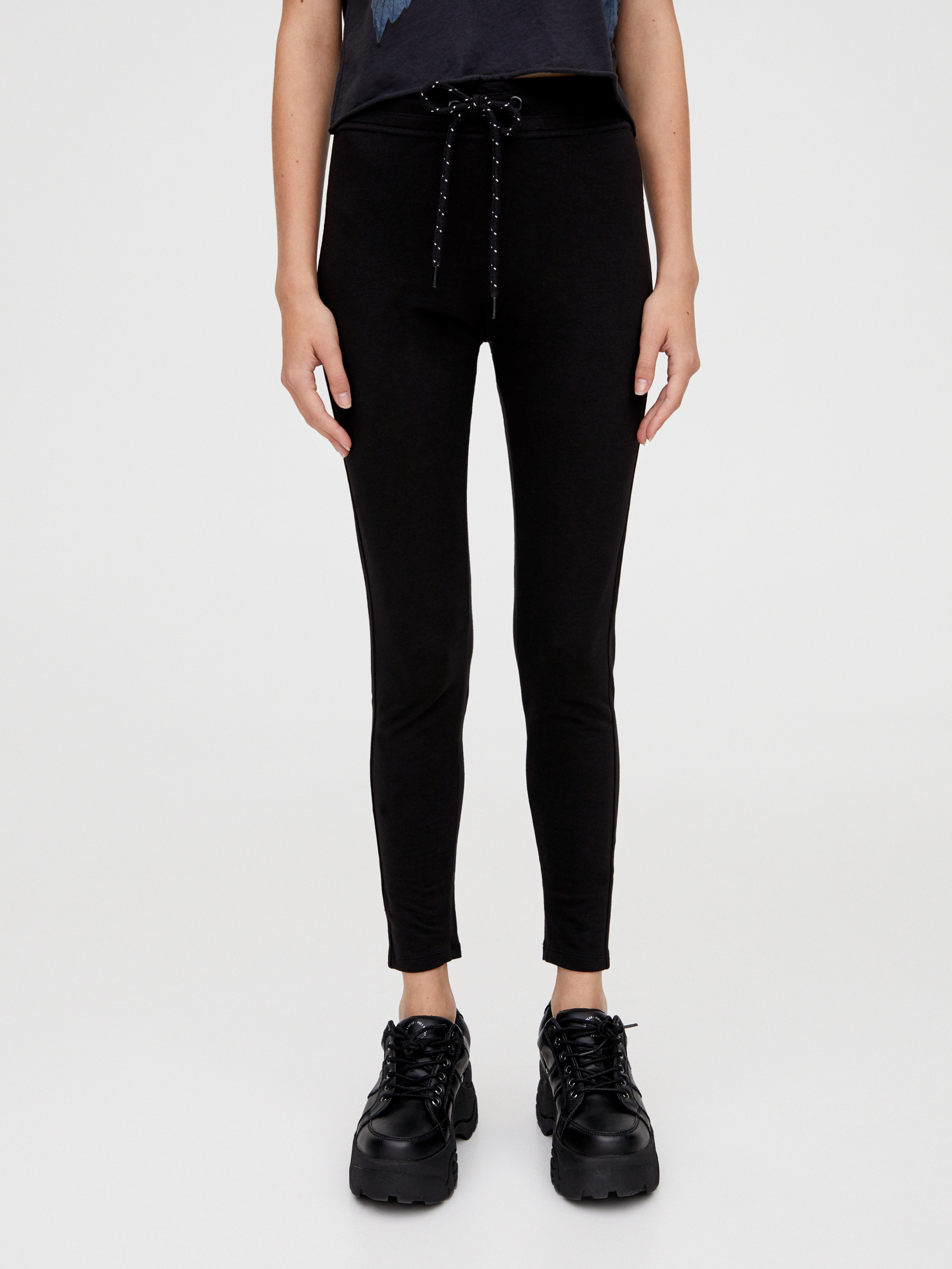 Спортивные штаны Pull & Bear 9670/313/800 Черные, Спортивные штаны Pull & Bear 9670/313/800 XL Черные
Спортивные штаны Pull & Bear 9670/313/800 Черные, Спортивные штаны Pull & Bear 9670/313/800 XL Черные
