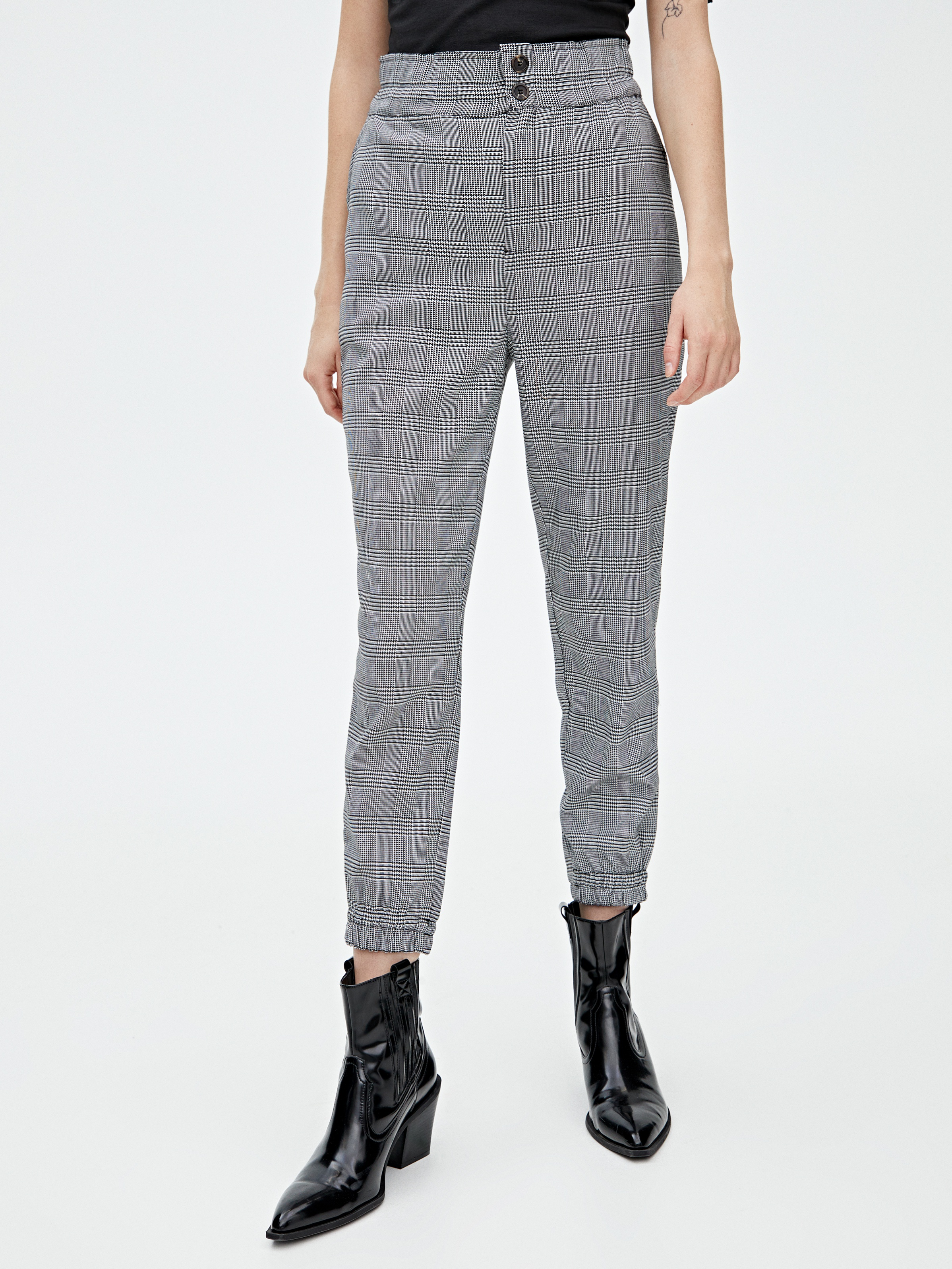 Брюки Pull & Bear 9671/350/802 Черные с белым, Брюки Pull & Bear 9671/350/802 M Черные с белым
Брюки Pull & Bear 9671/350/802 Черные с белым, Брюки Pull & Bear 9671/350/802 M Черные с белым