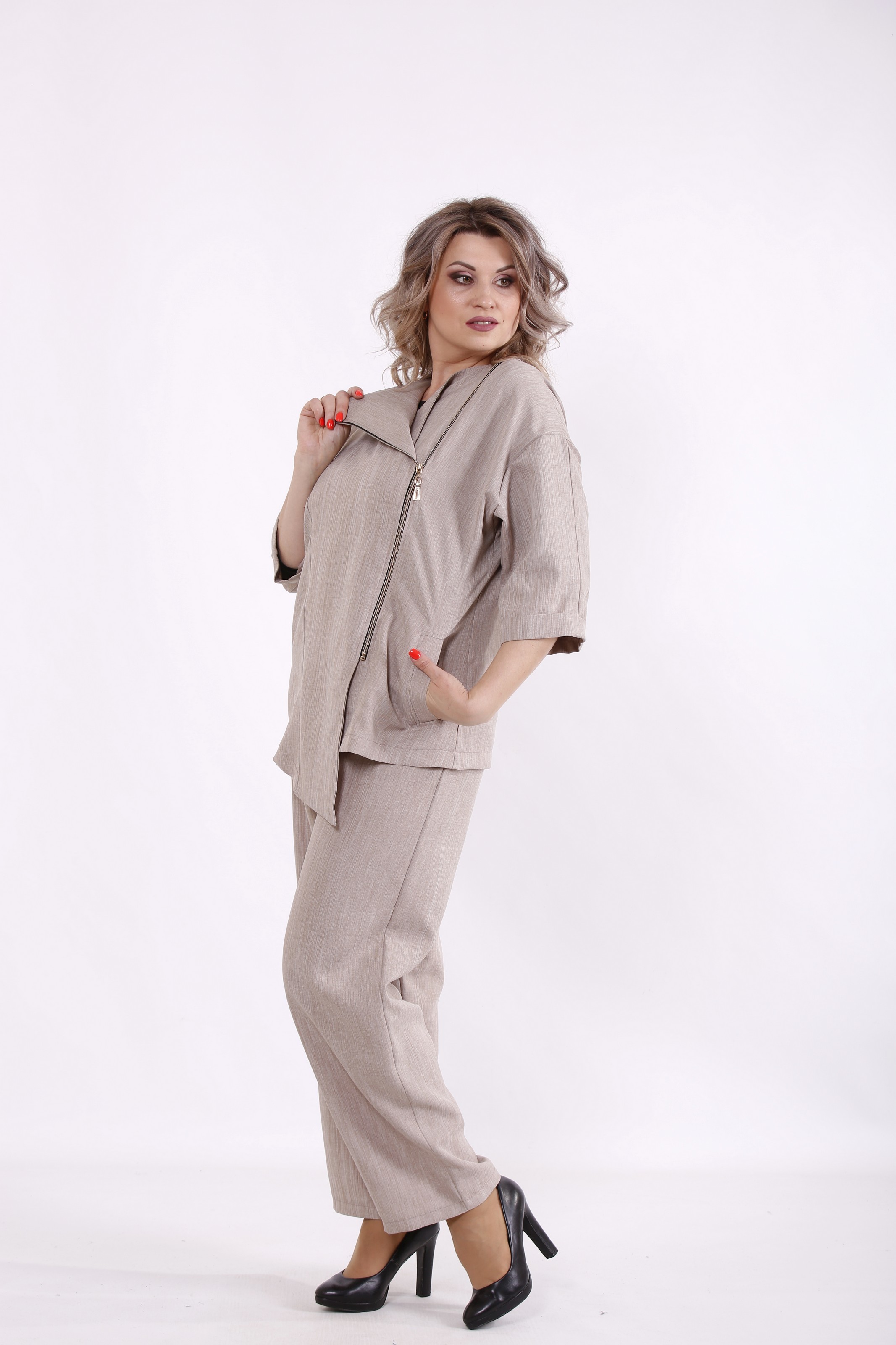 Брючный костюм Maximoda ЕGS01498-2 бежевый, Брючный костюм Maximoda ЕGS01498-2 50-52 бежевый
Брючный костюм Maximoda ЕGS01498-2 бежевый, Брючный костюм Maximoda ЕGS01498-2 50-52 бежевый