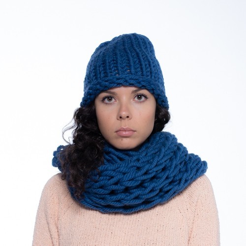 Комплект зимний из толстой пряжи шапка и снуд PureWool Zefir Синий роял ZR10093NW
Комплект зимний из толстой пряжи шапка и снуд PureWool Zefir Синий роял ZR10093NW