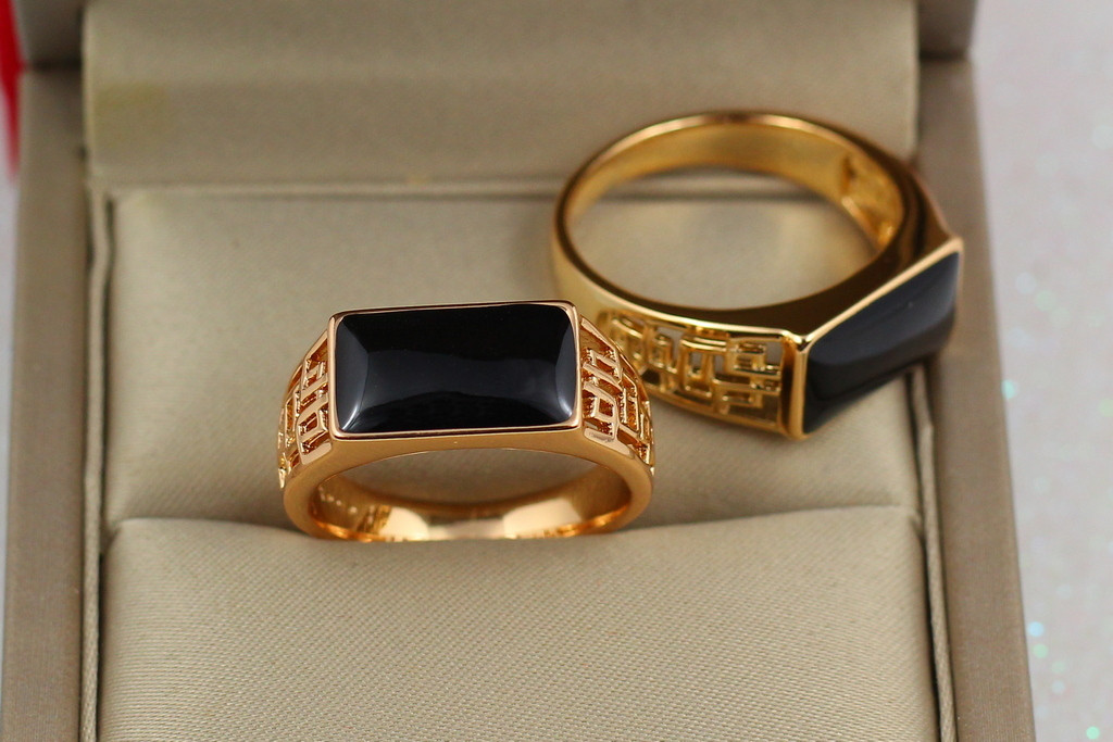 Печатка Xuping Jewelry черный прямоугольник с греческой сеткой по бокам р 21 золотистая
Печатка Xuping Jewelry черный прямоугольник с греческой сеткой по бокам р 21 золотистая