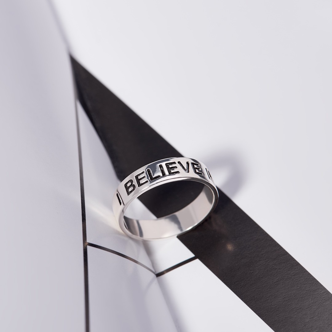Серебряное кольцо Lavli c гравировкой "I believe in love", 18,5 р. 
Серебряное кольцо Lavli c гравировкой "I believe in love", 18,5 р.