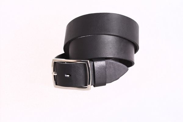 Кожаный ремень с красивой классической пряжкой D-Belts S0273 черный (130 см х 4 см)
Кожаный ремень с красивой классической пряжкой D-Belts S0273 черный (130 см х 4 см)