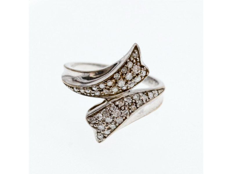 Кольцо из серебра с камнями кварц Невесомость 7778 Натуральный Sky Jewelry 002544
Кольцо из серебра с камнями кварц Невесомость 7778 Натуральный Sky Jewelry 002544
