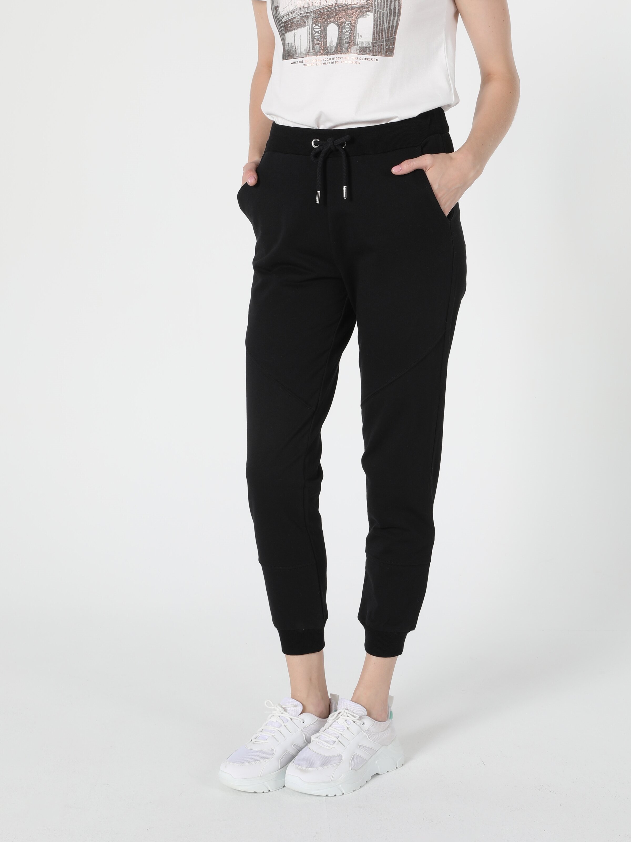 Спортивные штаны Colin's CL1055257BLK Black, Спортивные штаны Colin's CL1055257BLK XS Black
Спортивные штаны Colin's CL1055257BLK Black, Спортивные штаны Colin's CL1055257BLK XS Black