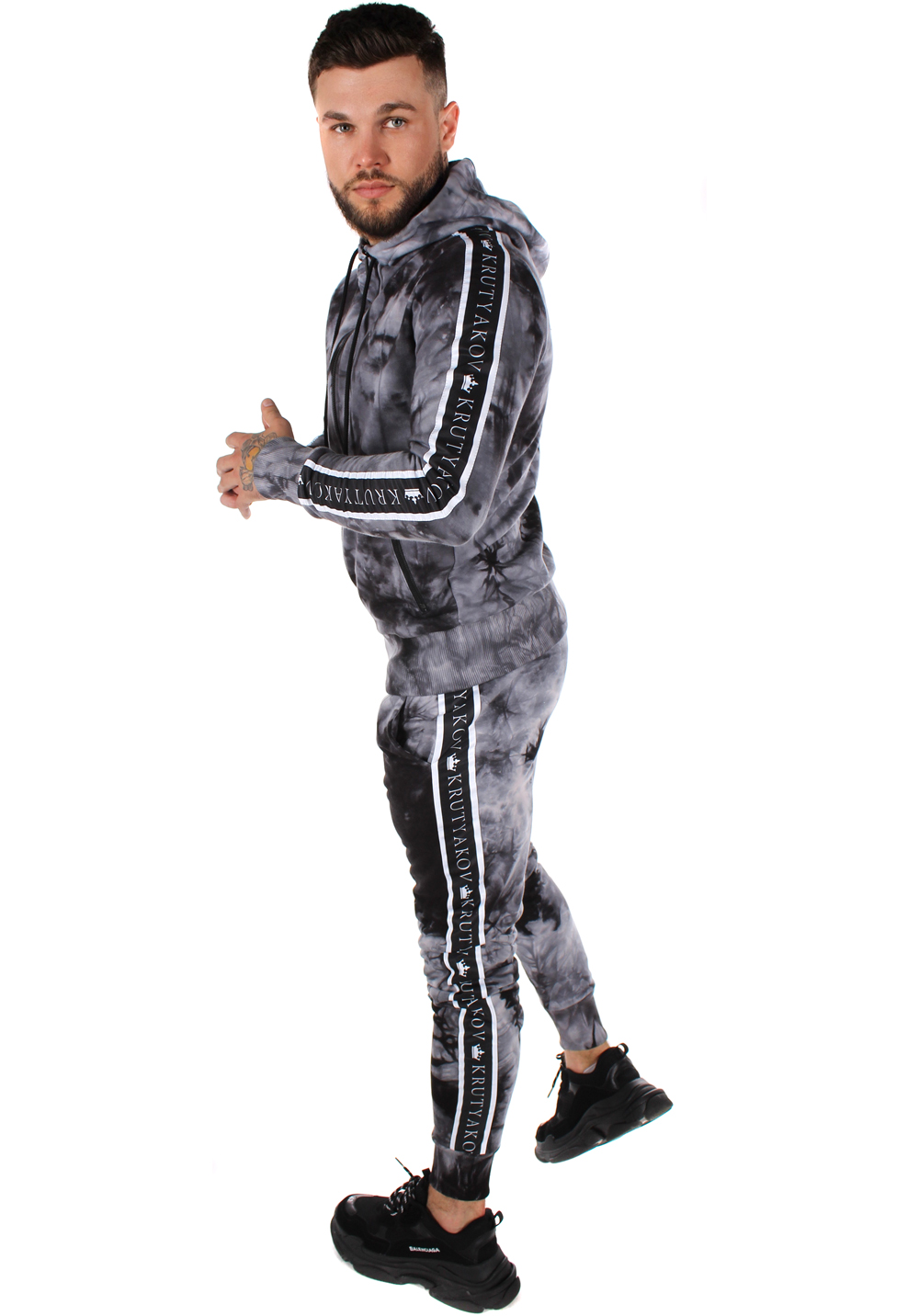 Костюм спортивний чоловічий Krutyakov TIE DYE STRIPE сірий 2262231, Костюм спортивний чоловічий Krutyakov TIE DYE STRIPE S сірий 2262231
Костюм спортивний чоловічий Krutyakov TIE DYE STRIPE сірий 2262231, Костюм спортивний чоловічий Krutyakov TIE DYE STRIPE S сірий 2262231