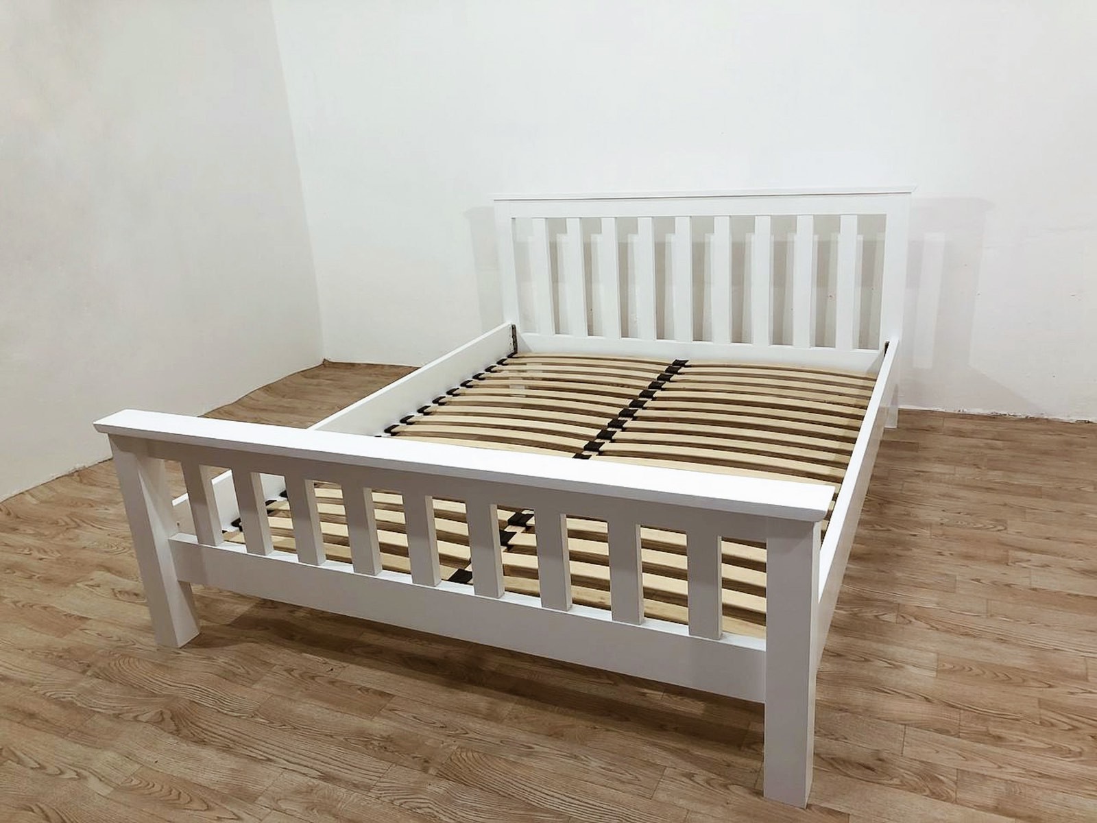 Кровать двуспальная WoodMost белая из массива сосны в комплекте с ламелями 0012
Кровать двуспальная WoodMost белая из массива сосны в комплекте с ламелями 0012