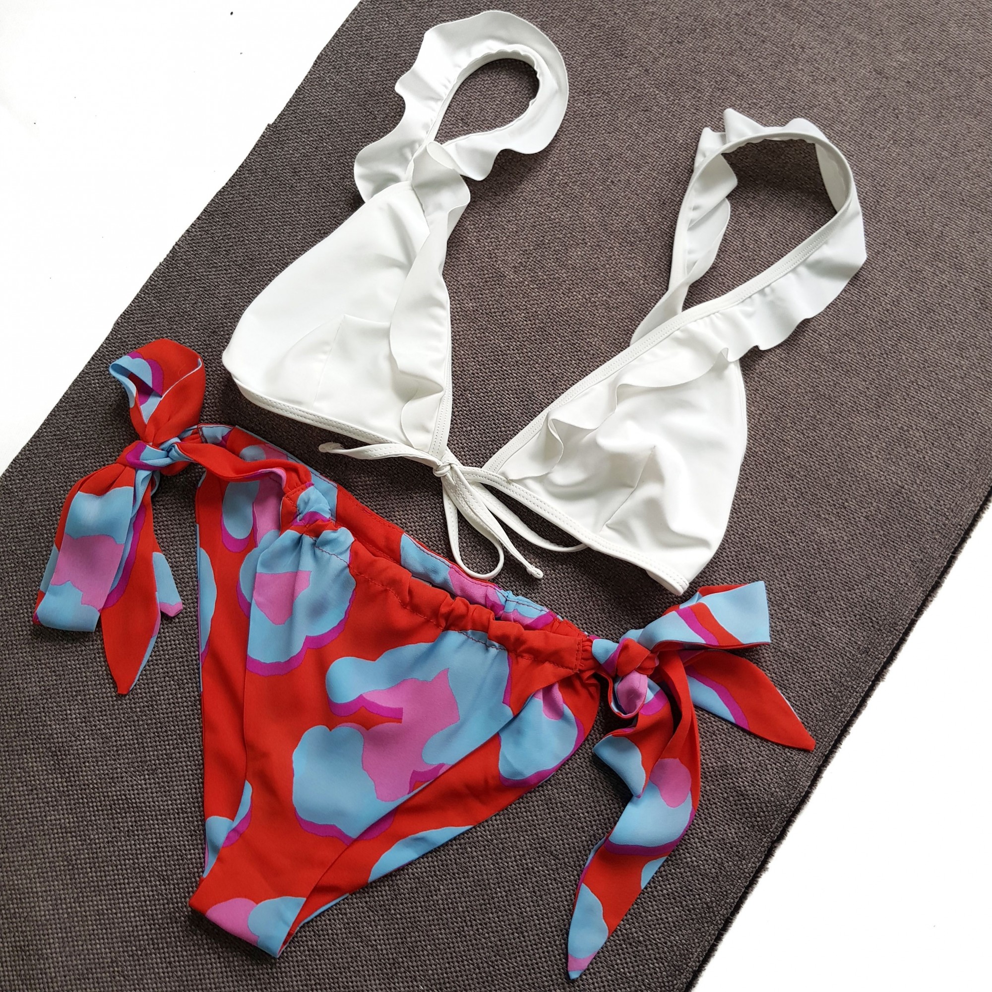 Купальник раздельный молочный топ красные трусы Asos Swim 8081, Купальник раздельный молочный топ красные трусы Asos Swim 8081 L (46)
Купальник раздельный молочный топ красные трусы Asos Swim 8081, Купальник раздельный молочный топ красные трусы Asos Swim 8081 L (46)