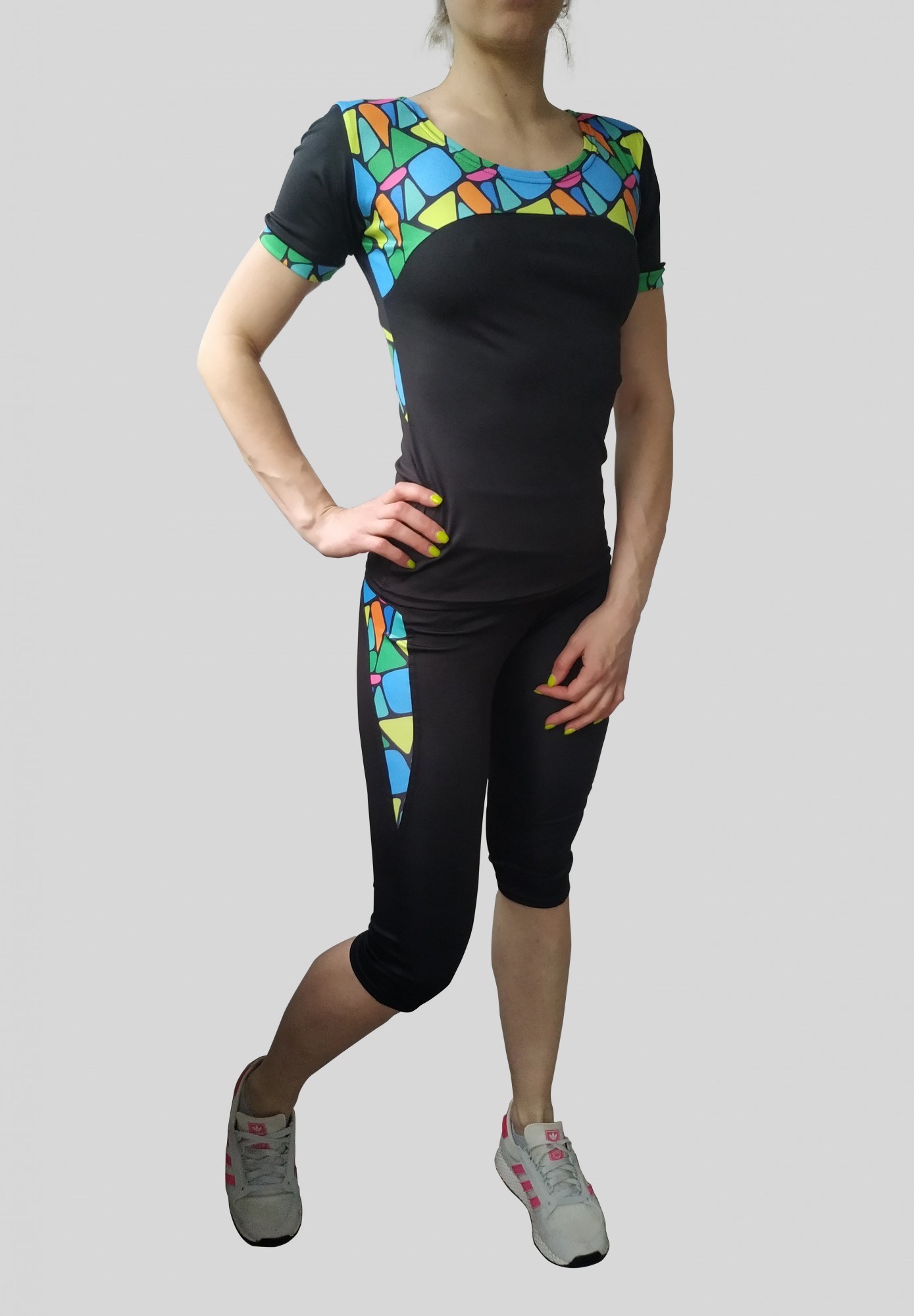 Комплект (бриджи + футболка) LOMOFIT 1030Ж-Р 44 черно-цветные
Комплект (бриджи + футболка) LOMOFIT 1030Ж-Р 44 черно-цветные