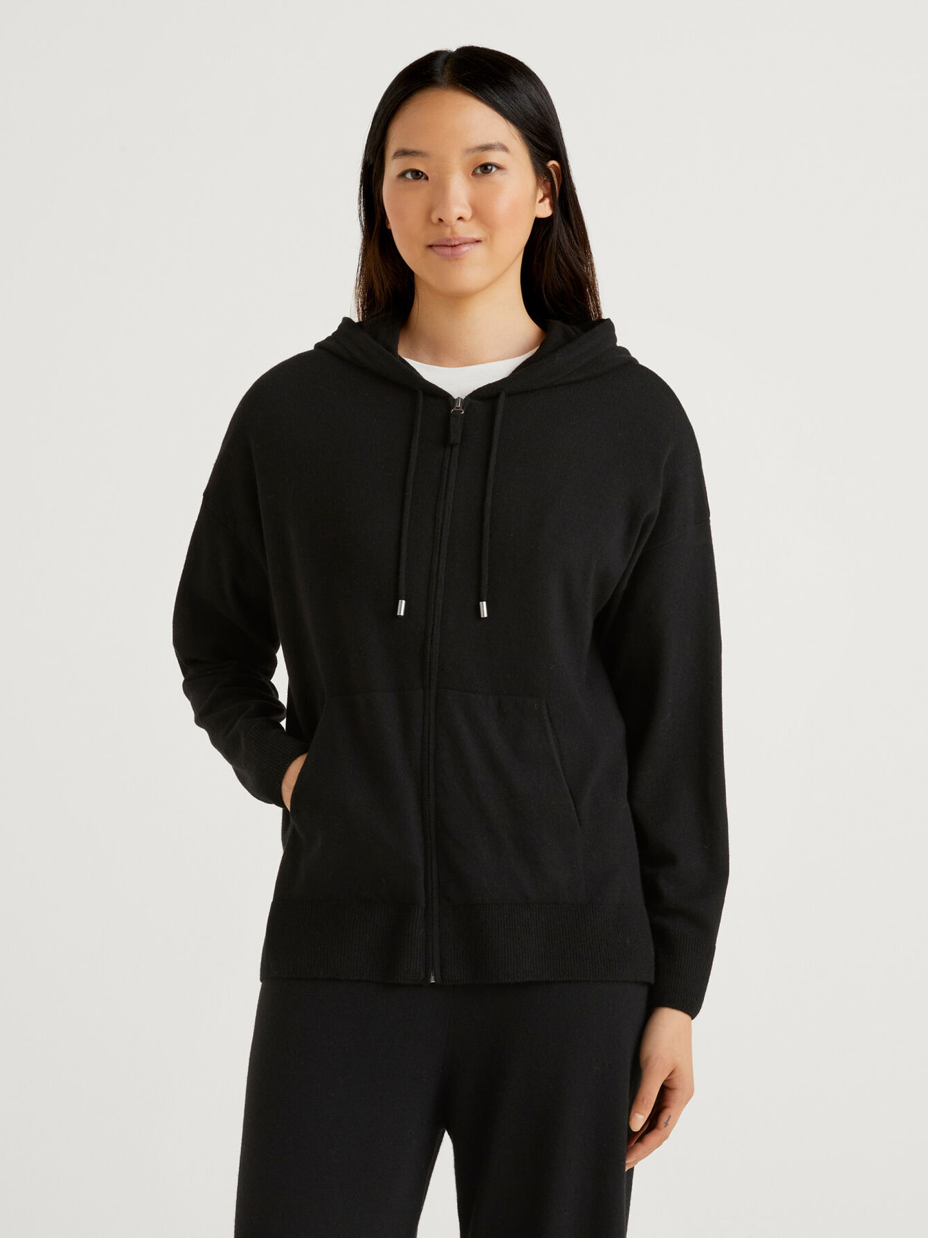 Толстовка United Colors of Benetton 1035D5006-700 Черная, Толстовка United Colors of Benetton 1035D5006-700 S Черная
Толстовка United Colors of Benetton 1035D5006-700 Черная, Толстовка United Colors of Benetton 1035D5006-700 S Черная