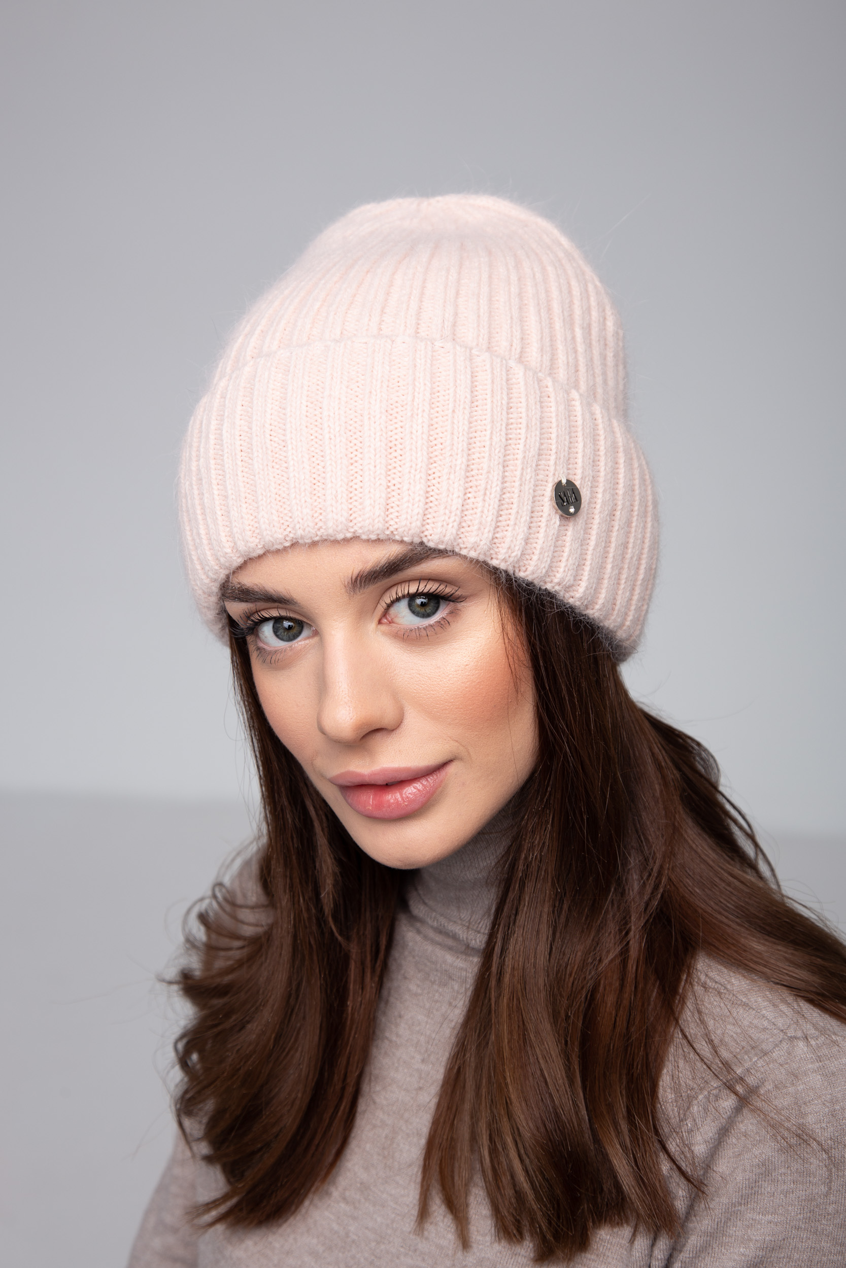 Шапка FAMO SHP-8574 Светло-пудровый (SHP-8574, Шапка FAMO SHP-8574 Светло-пудровый One size (SHP-8574)
Шапка FAMO SHP-8574 Светло-пудровый (SHP-8574, Шапка FAMO SHP-8574 Светло-пудровый One size (SHP-8574)