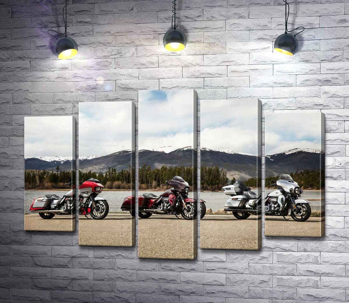 Модульная картина ArtPoster Три мотоцикла Harley-Davidson Road Glide стоят на берегу реки 100x68 см Модуль №26
Модульная картина ArtPoster Три мотоцикла Harley-Davidson Road Glide стоят на берегу реки 100x68 см Модуль №26