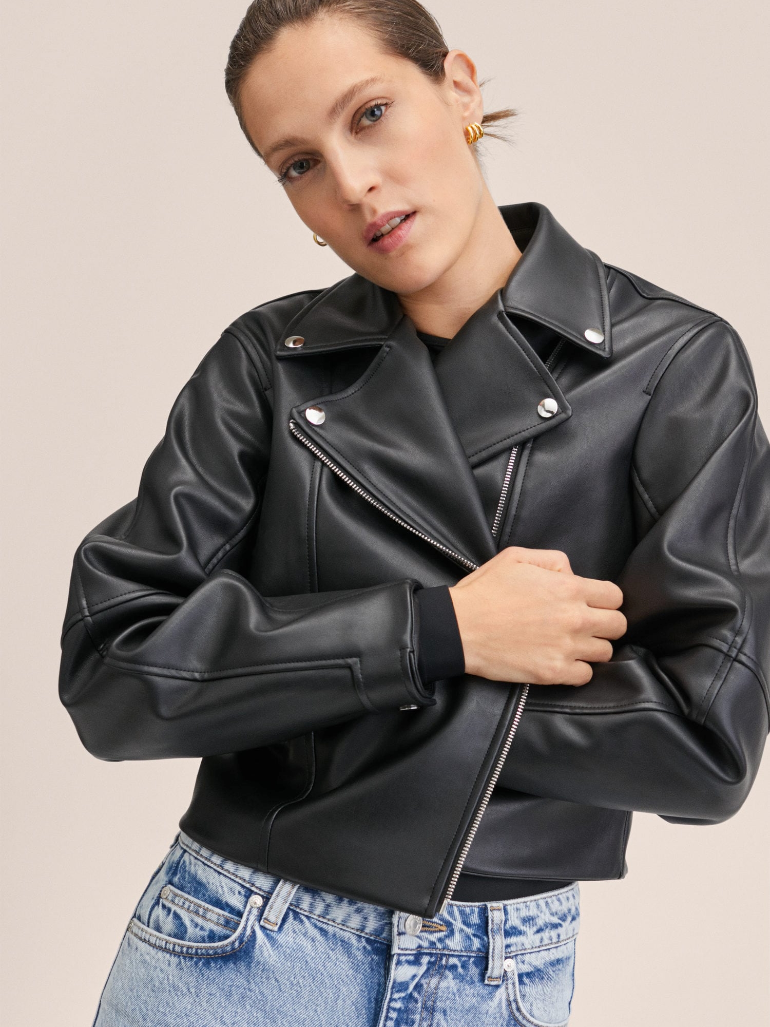 Куртка из искусственной кожи Mango 27064758-99, Куртка из искусственной кожи Mango 27064758-99 L
Куртка из искусственной кожи Mango 27064758-99, Куртка из искусственной кожи Mango 27064758-99 L