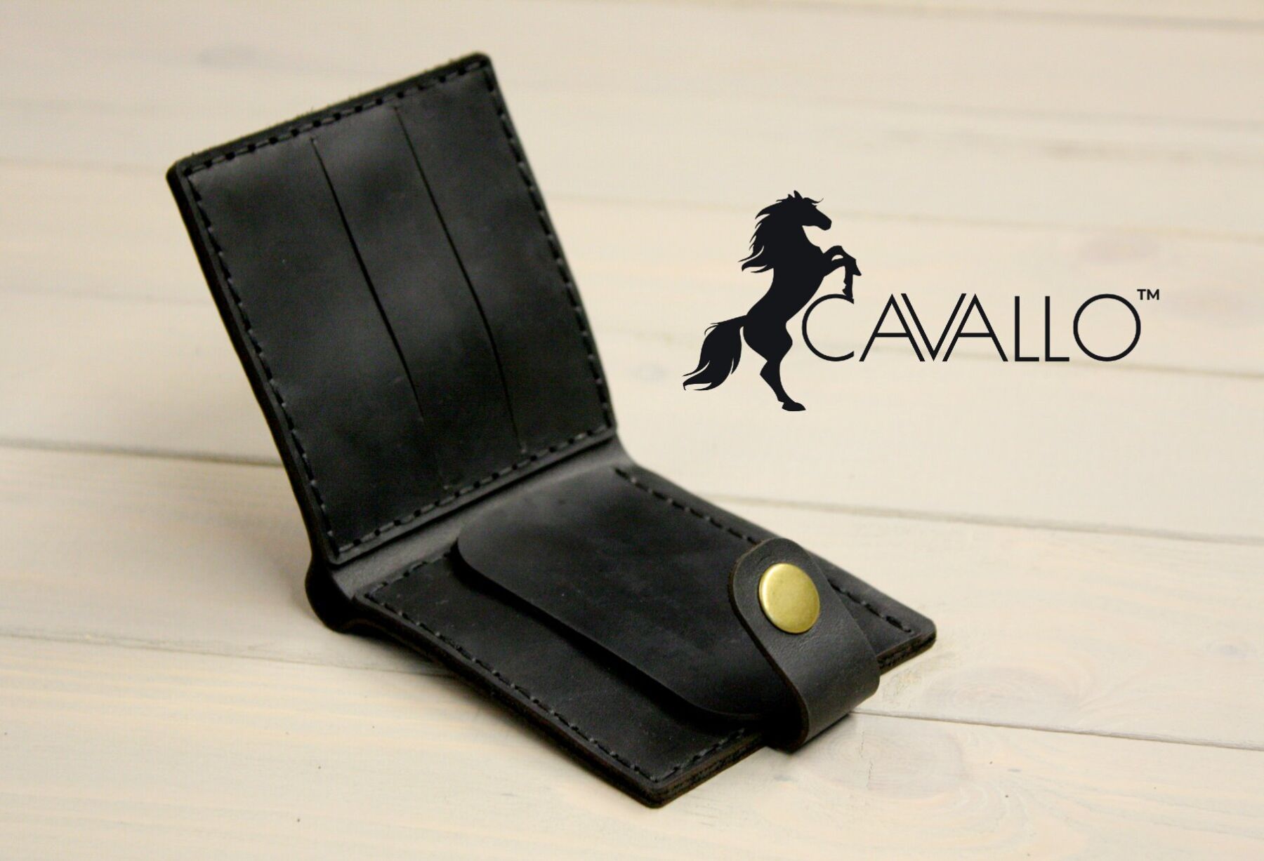 Мужской кошелек из натуральной кожи с монетницей Cavallo™ Crazy Horse Classic, черный Original
Мужской кошелек из натуральной кожи с монетницей Cavallo™ Crazy Horse Classic, черный Original