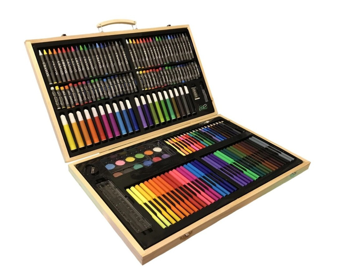 Набор для рисования Coloring Art Set 220 предметов в деревянном чемоданчике
Набор для рисования Coloring Art Set 220 предметов в деревянном чемоданчике