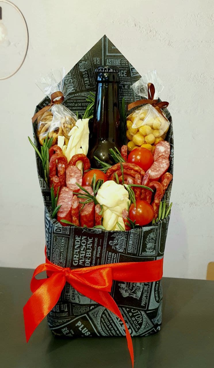 Мясной съедобный конверт-презент в тёмной упаковке для папы, мужа, брата, коллеги, начальника, друга
Мясной съедобный конверт-презент в тёмной упаковке для папы, мужа, брата, коллеги, начальника, друга