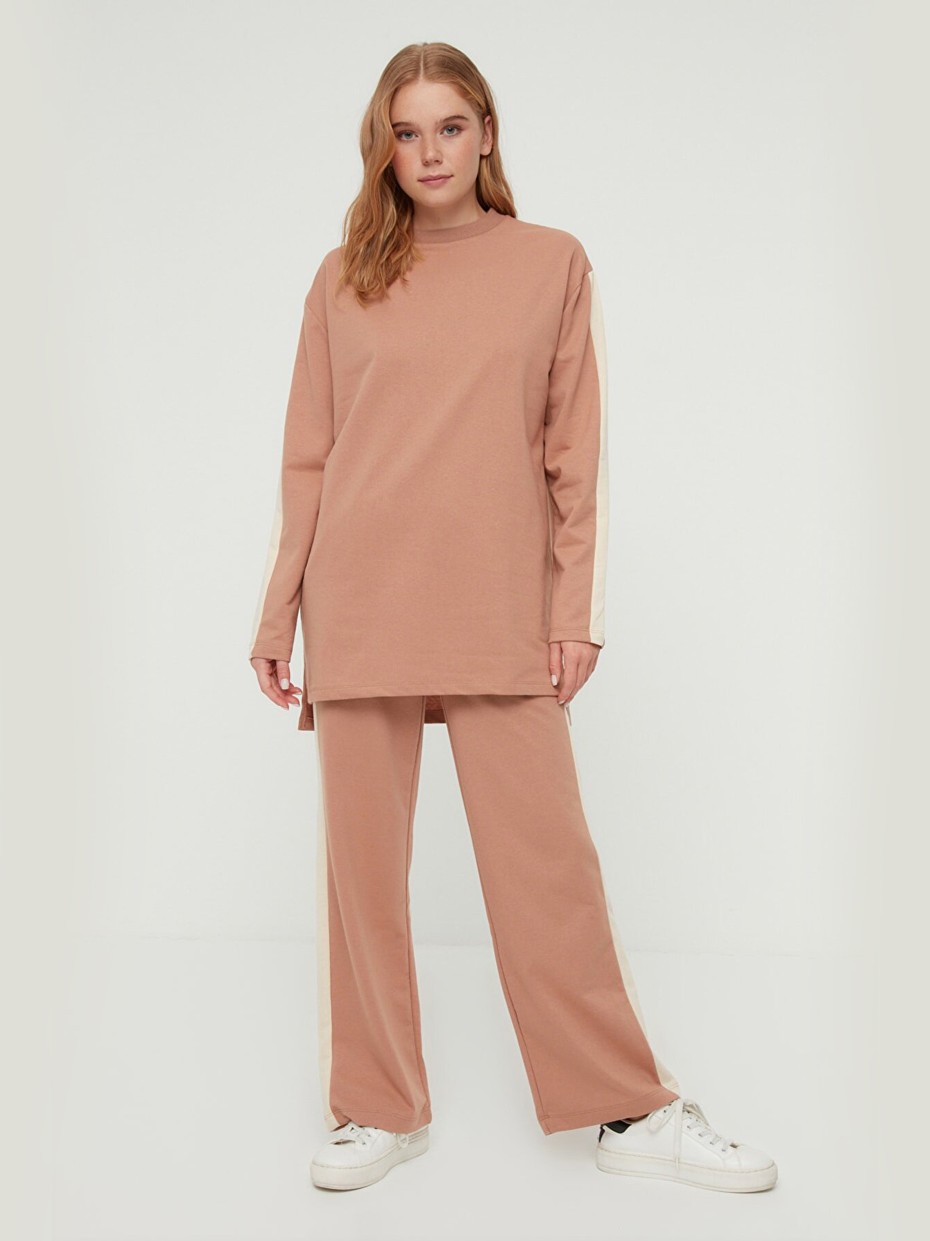 Спортивный костюм Trendyol TCTSS22EN0007 Brown, Спортивный костюм Trendyol TCTSS22EN0007 M Brown
Спортивный костюм Trendyol TCTSS22EN0007 Brown, Спортивный костюм Trendyol TCTSS22EN0007 M Brown
