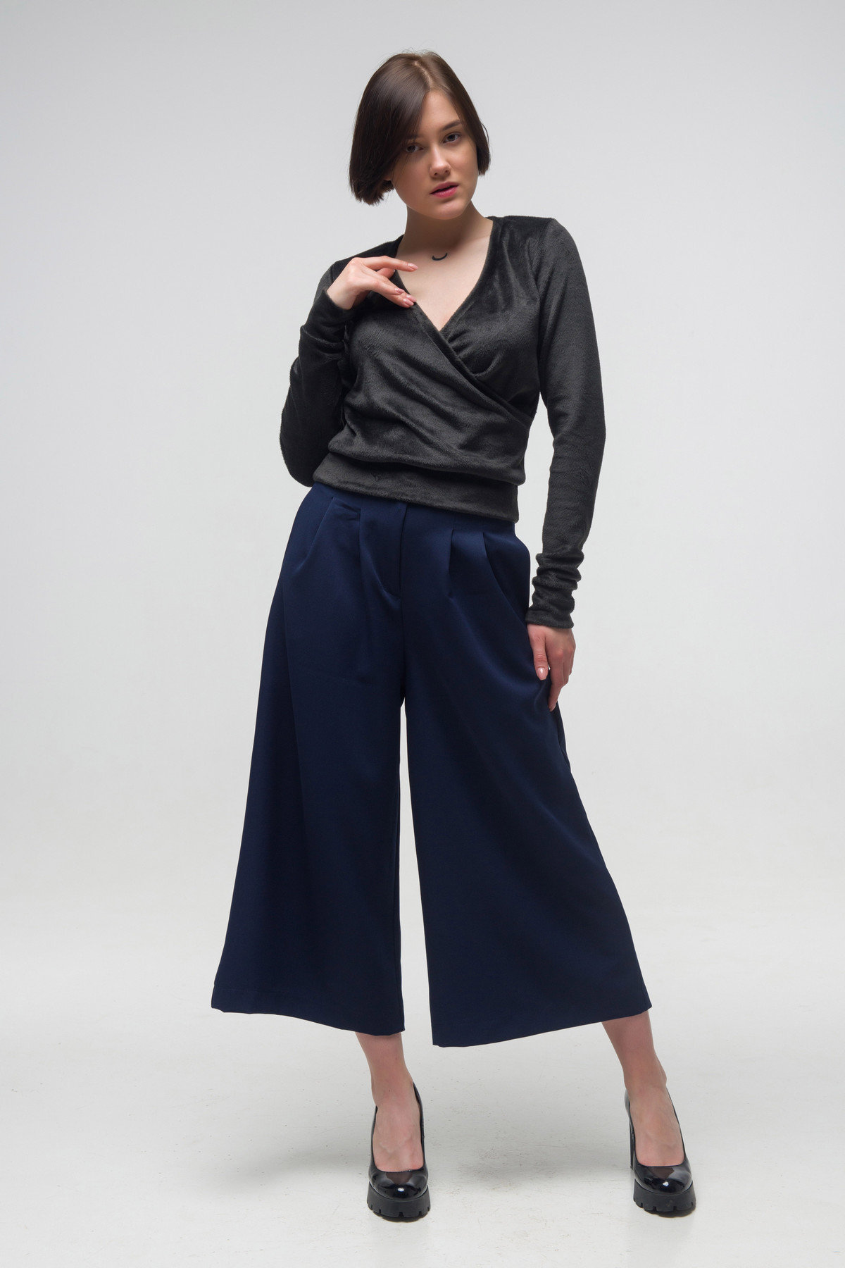 Брюки FLFashion Дебют ТКД 2722 синие, Брюки FLFashion Дебют ТКД 2722 50 синие
Брюки FLFashion Дебют ТКД 2722 синие, Брюки FLFashion Дебют ТКД 2722 50 синие