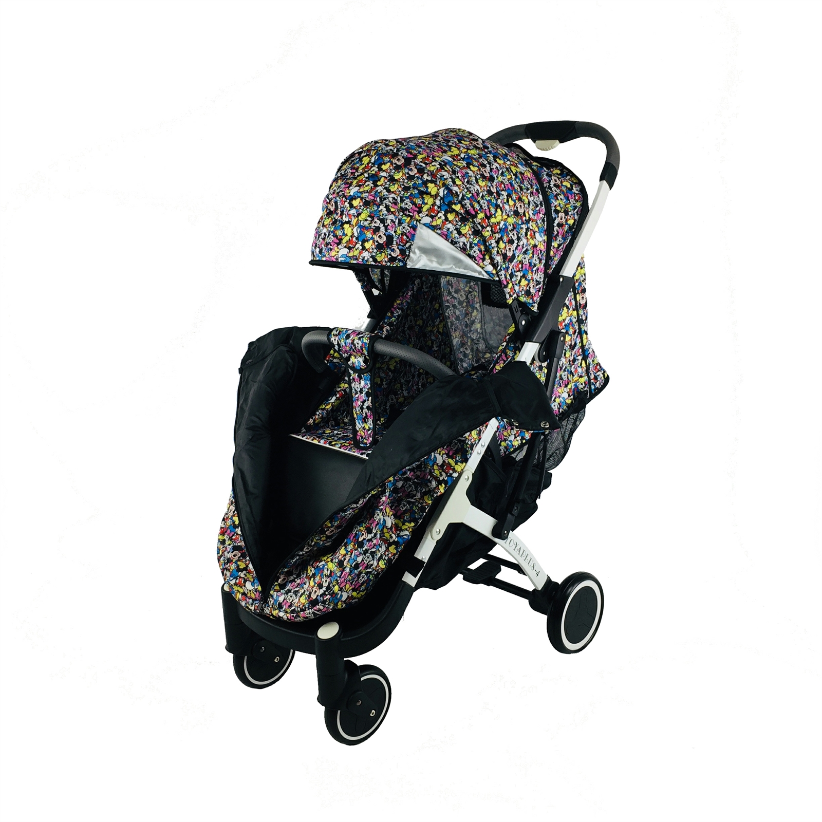 Коляска Yoya Plus-4-2021 колёса 13,5/16 на молнии с Сумкой для мамы серой Disney mix на белой раме
Коляска Yoya Plus-4-2021 колёса 13,5/16 на молнии с Сумкой для мамы серой Disney mix на белой раме